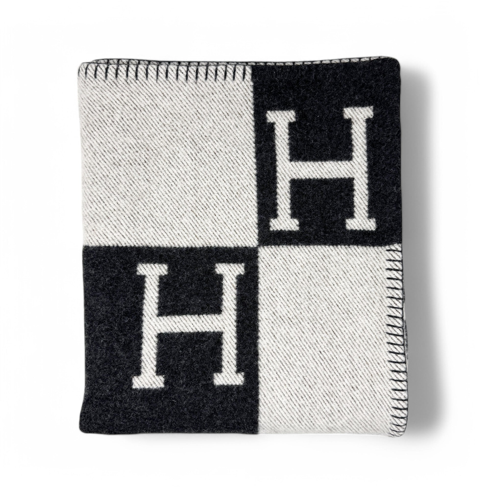 Hermes Gris Fonce Avalon Throw Blanket Pillow Set