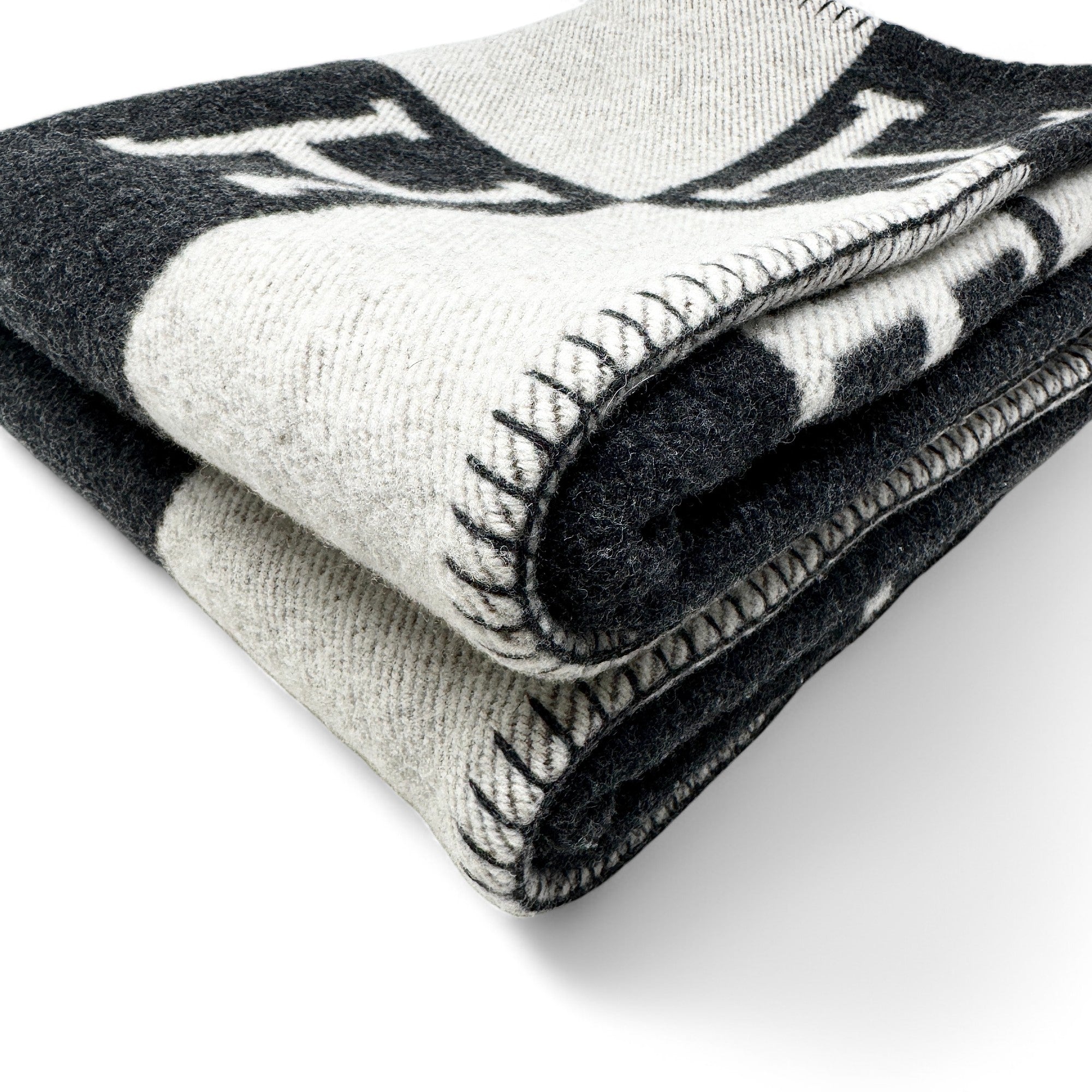 Hermes Gris Fonce Avalon Throw Blanket Pillow Set