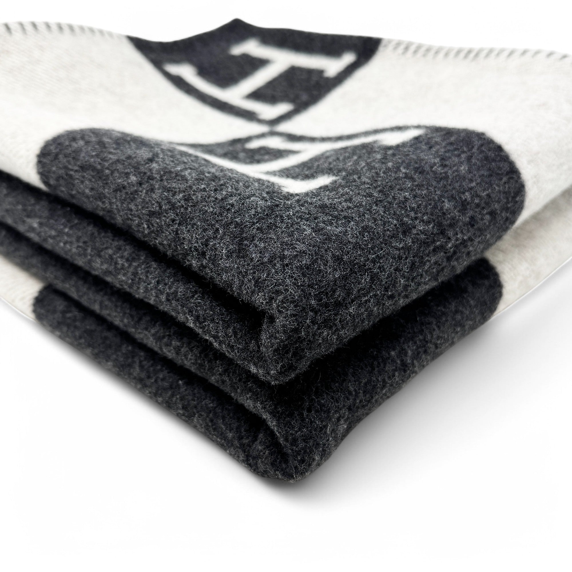 Hermes Gris Fonce Avalon Throw Blanket Pillow Set