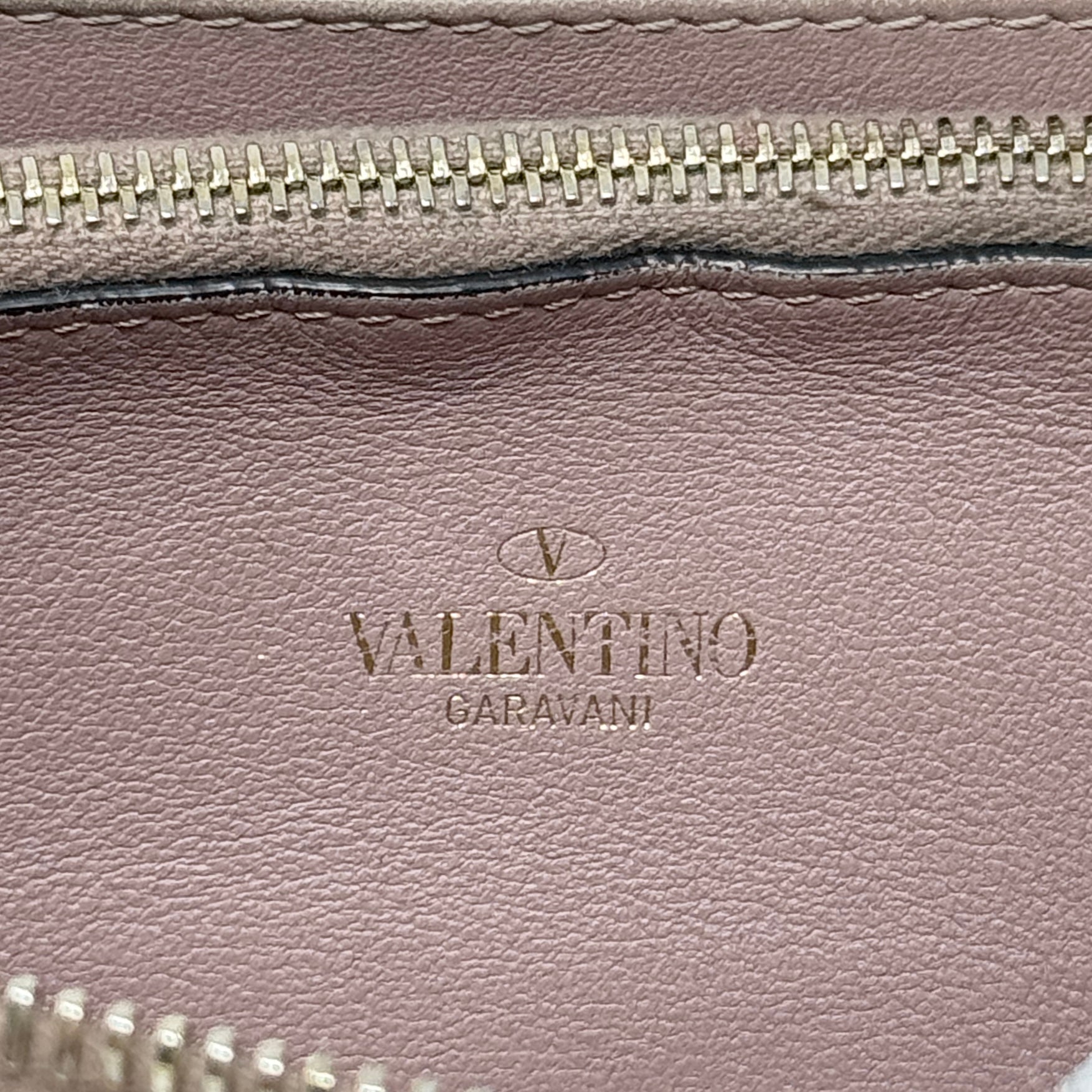 Valentino Nude Rockstud Zip Wallet