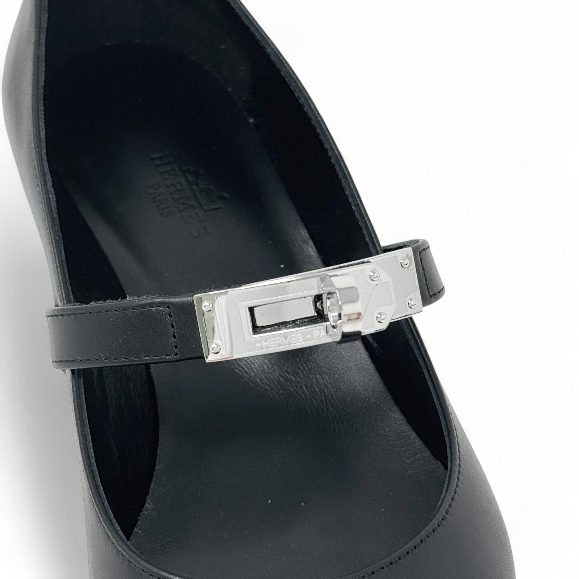 Hermes Noir Kiara Pumps 36
