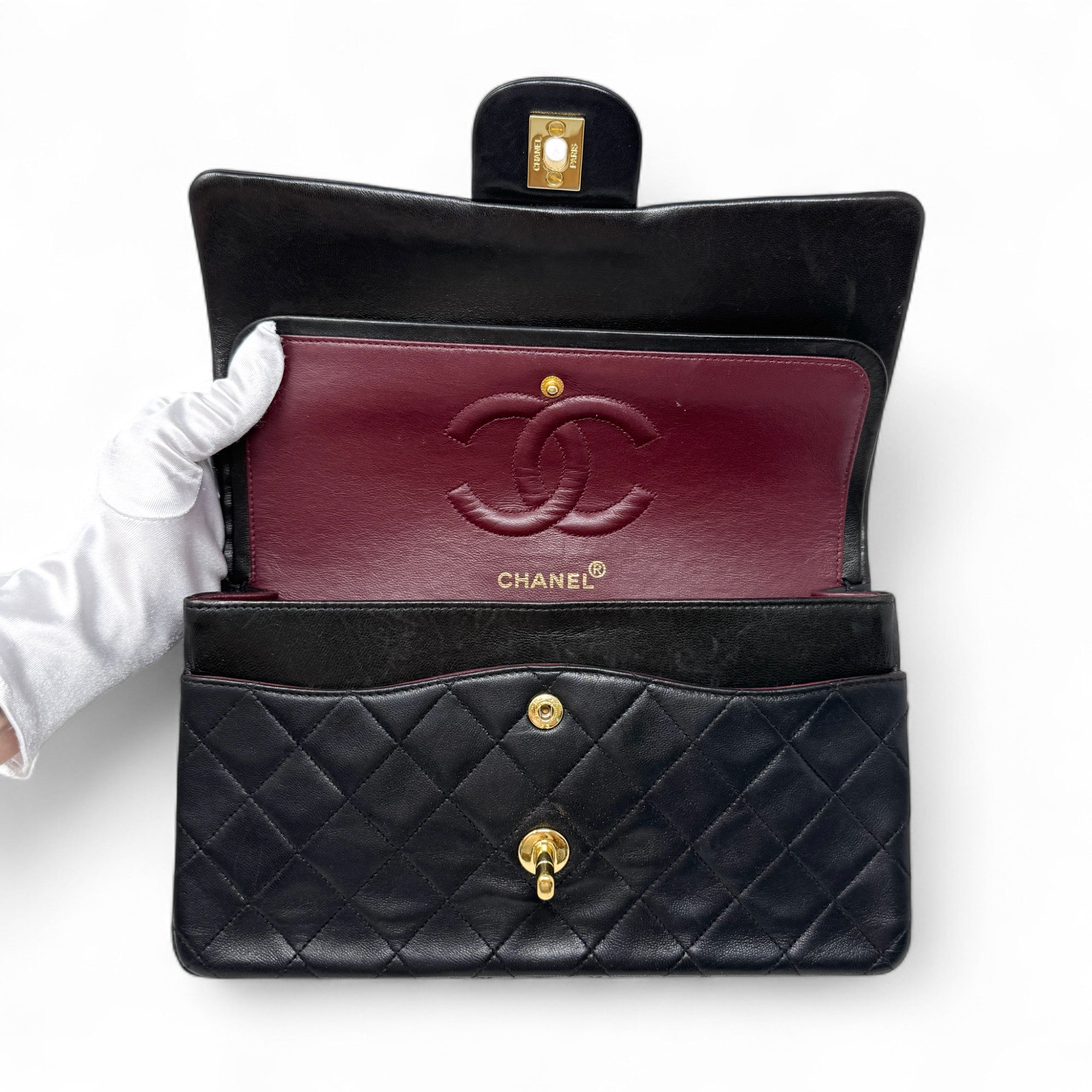 Chanel Black Medium Vintage Classic Flap