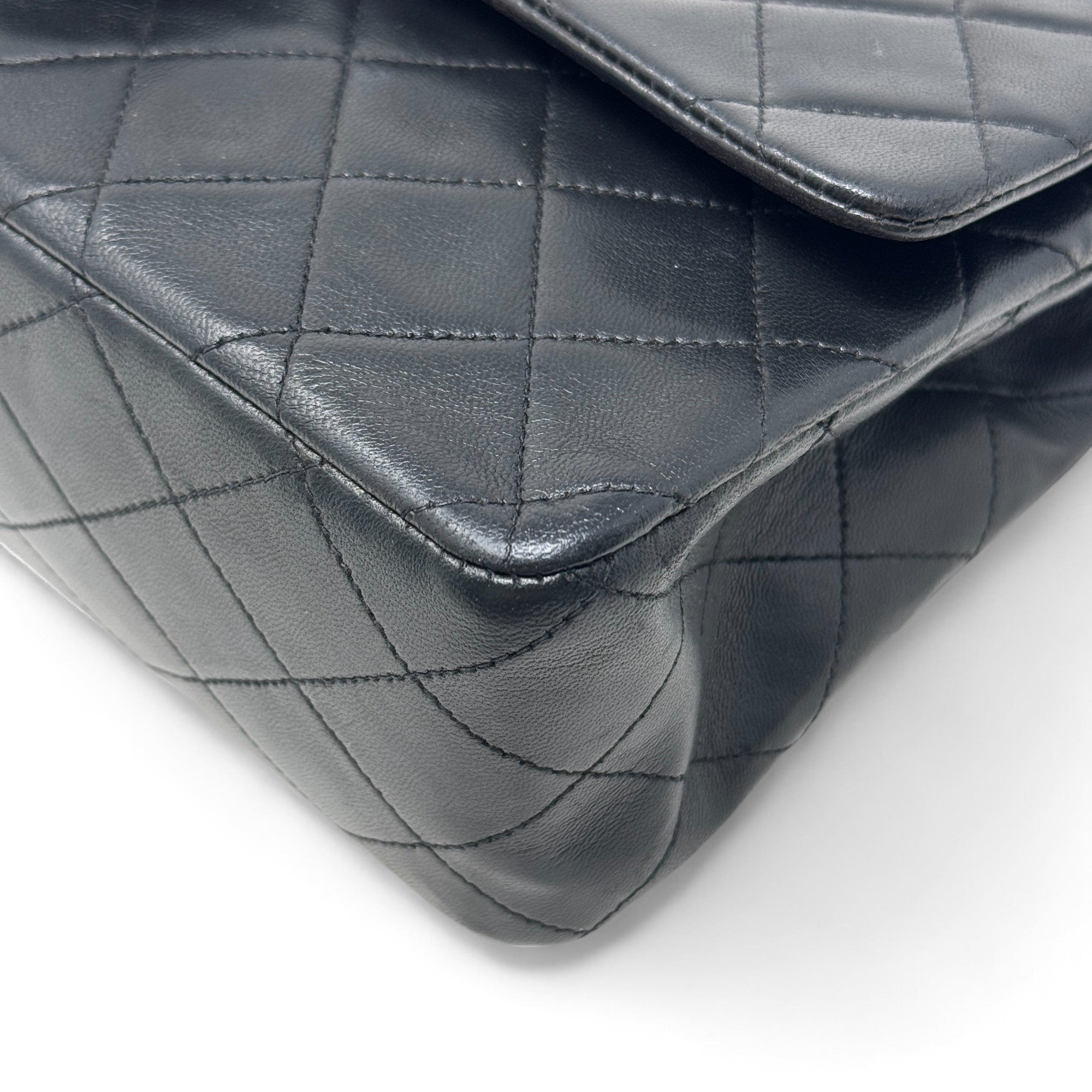 Chanel Black Medium Vintage Classic Flap