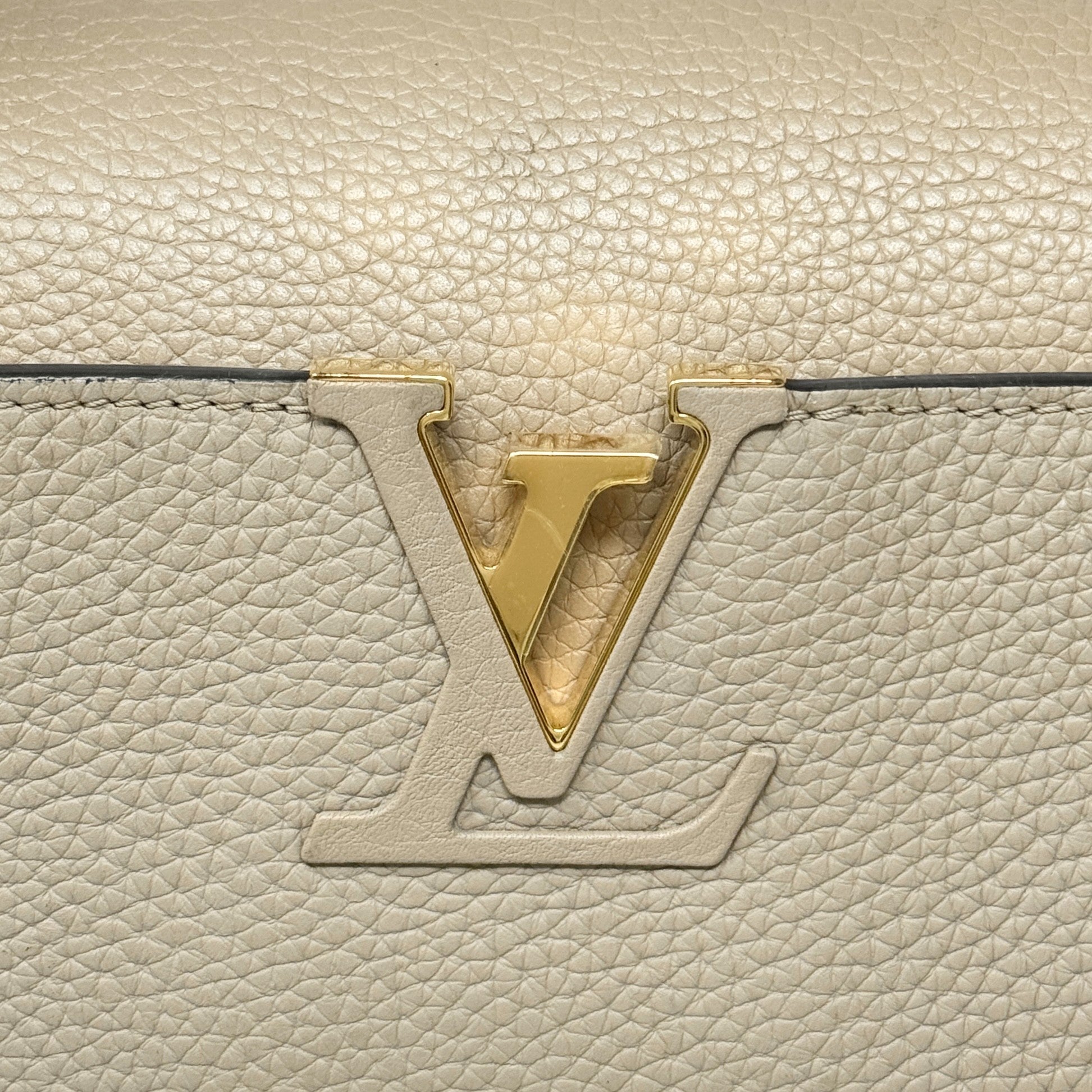 Louis Vuitton Galet Capucines MM