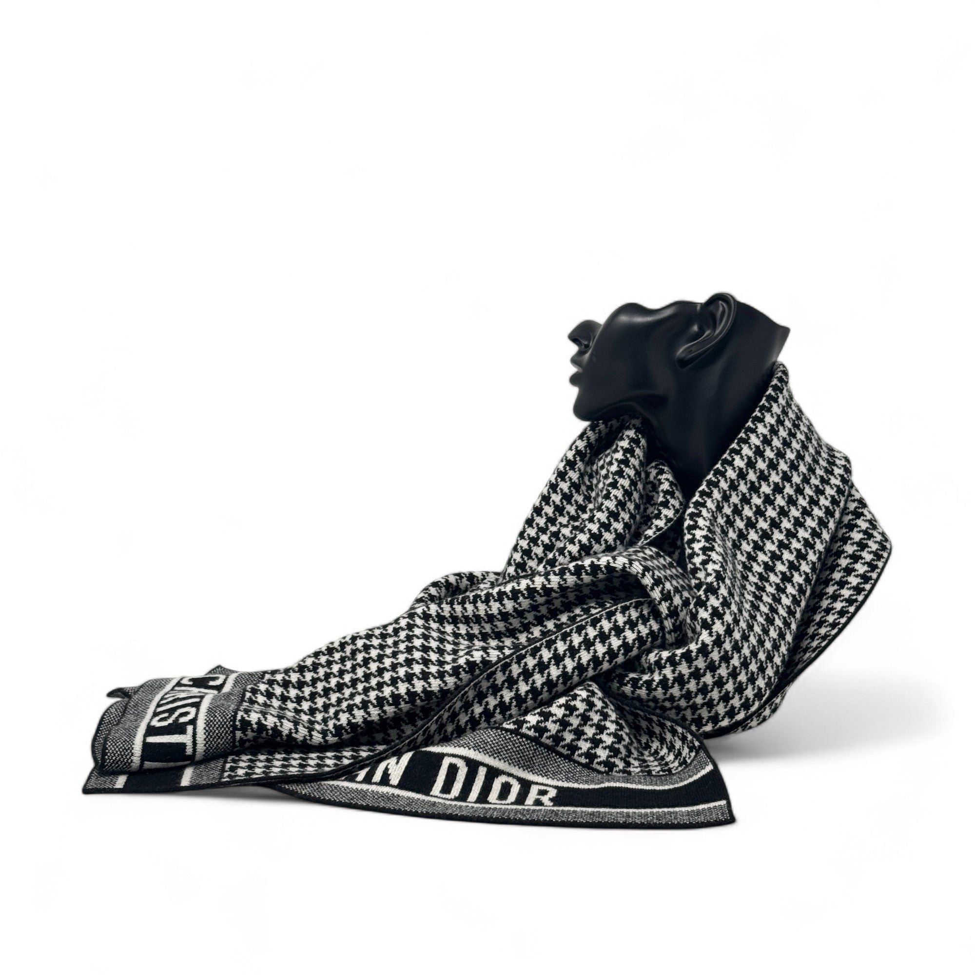 Dior 30 Montaigne Houndstooth Cashmere Scarf