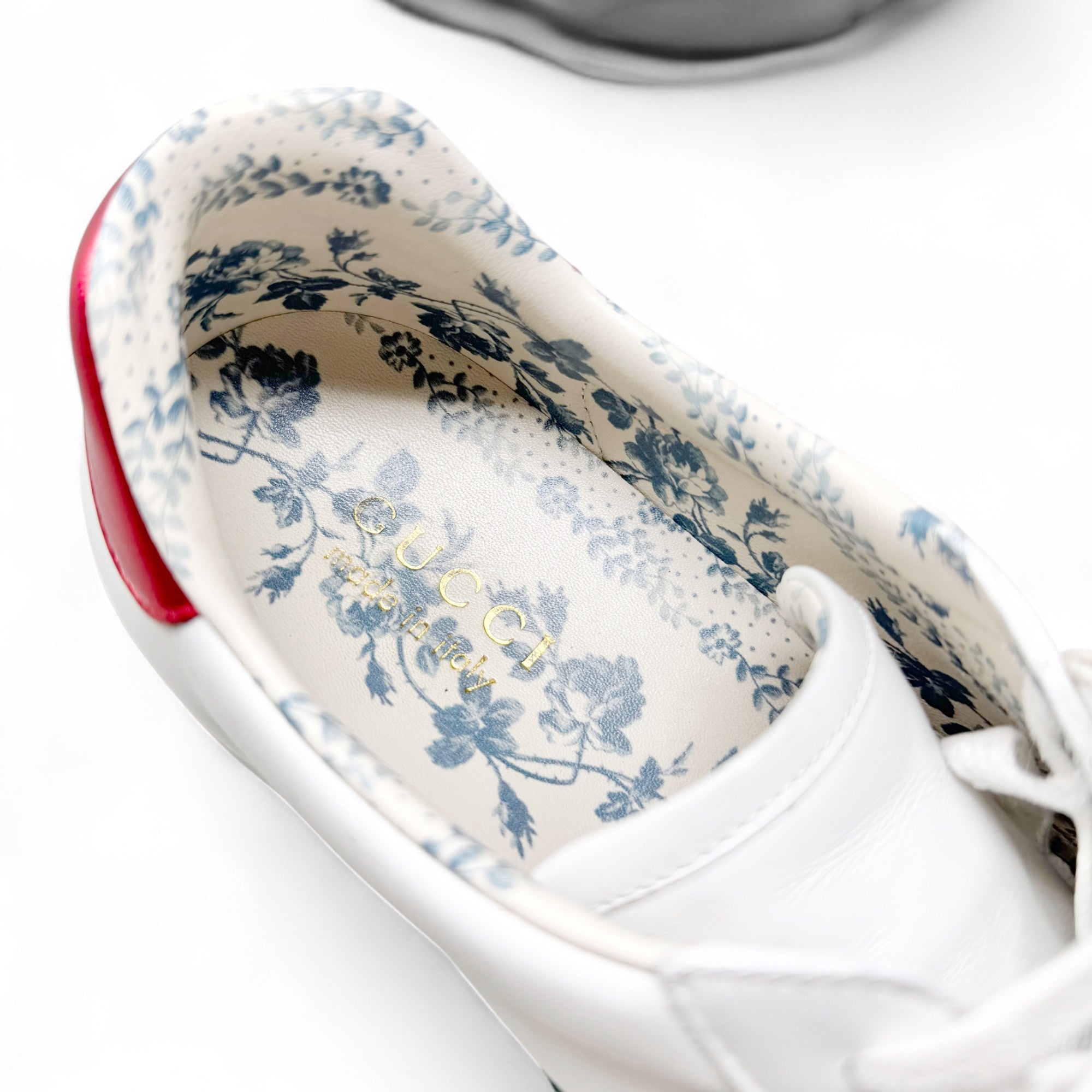 Gucci White Guccy Print Ace Sneakers 7