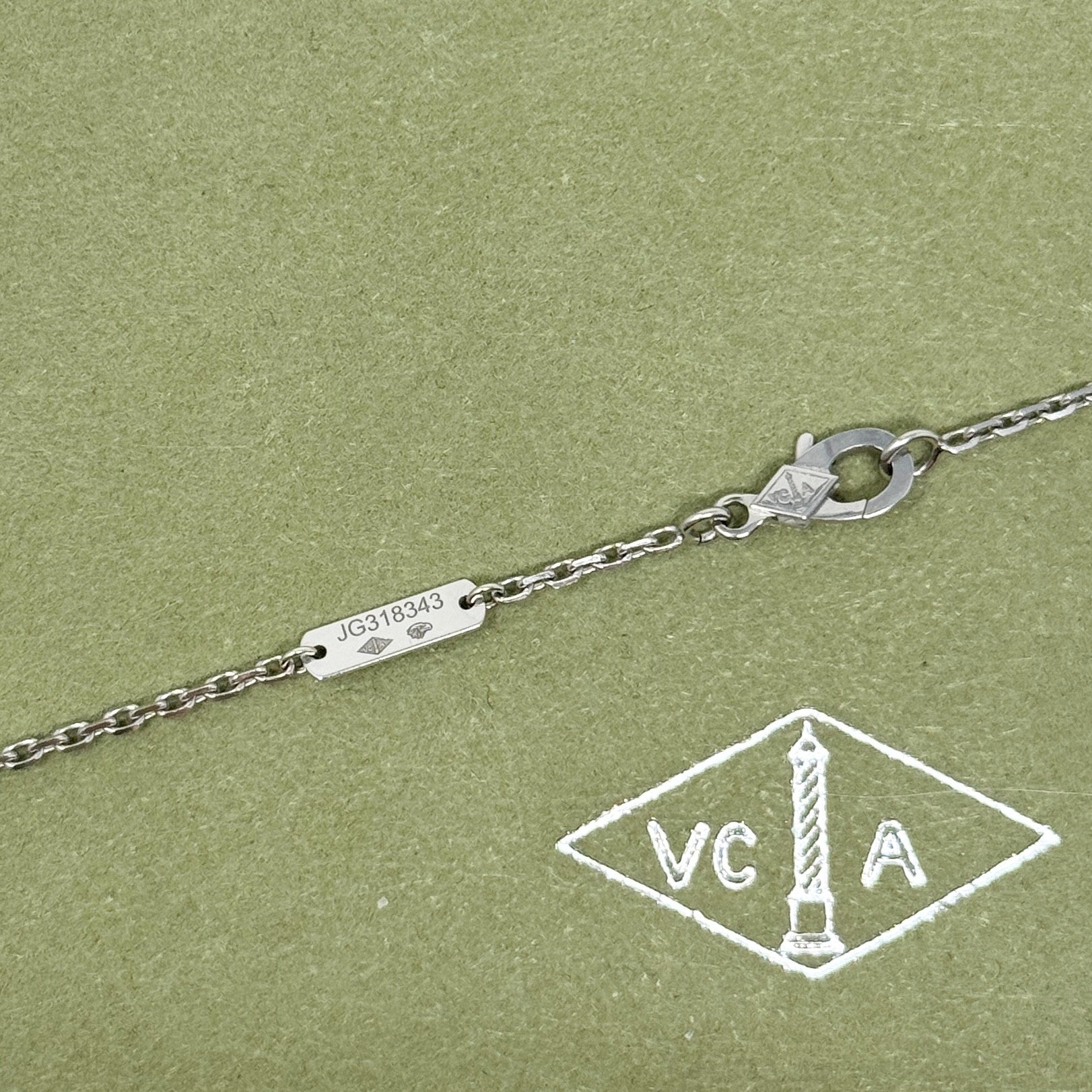 Van Cleef & Arpels Diamond Small Frivole Pendant