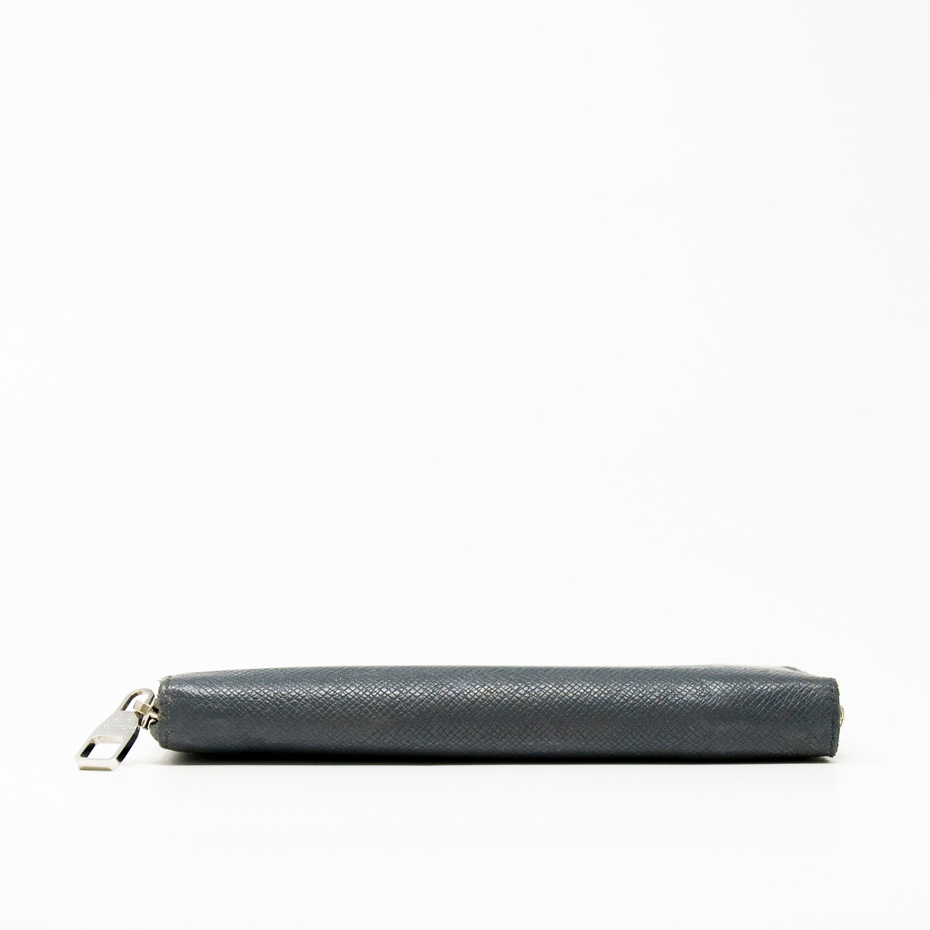 Louis Vuitton Grey Taiga Zippy Wallet