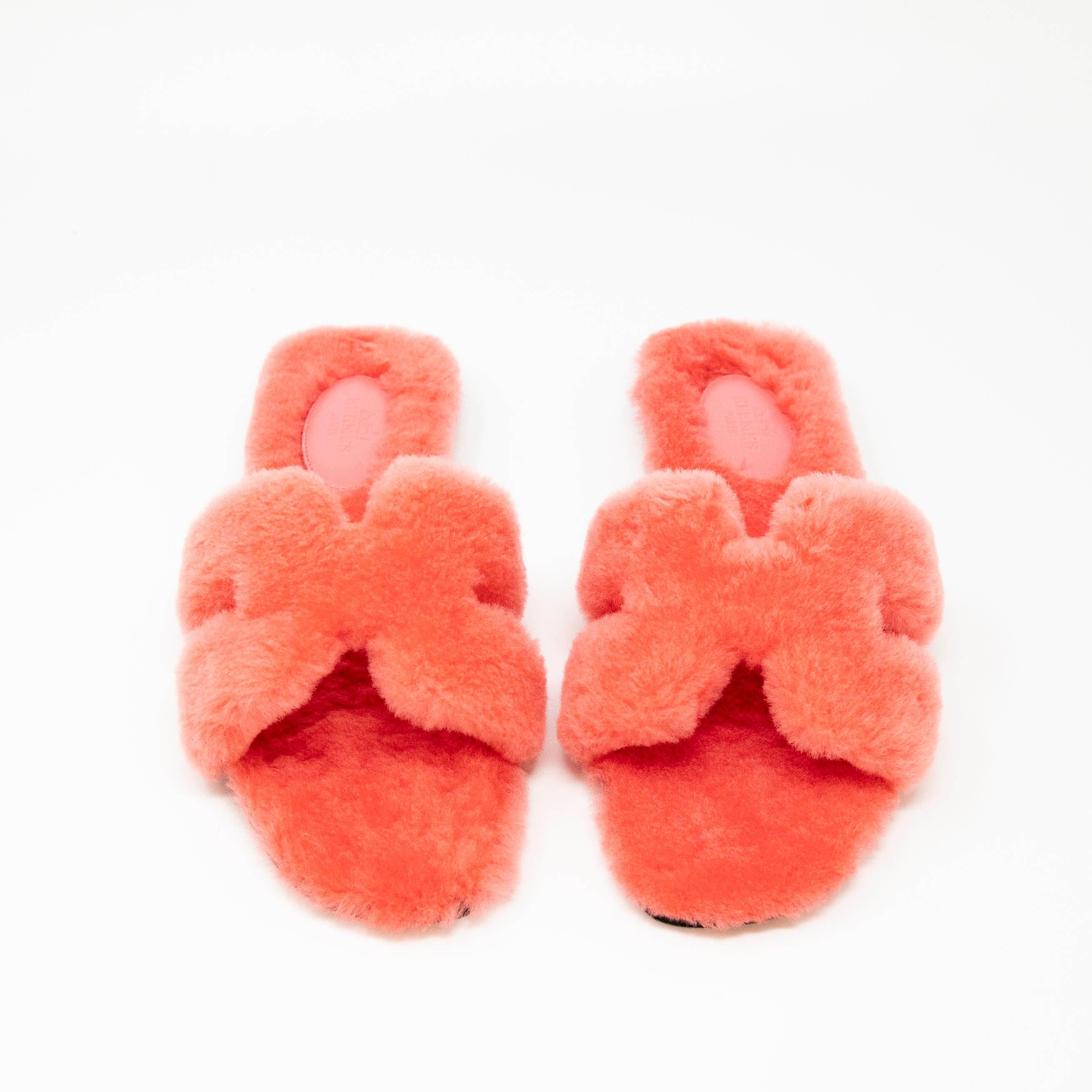 Hermes Rose Du Desert Shearling Oran 37