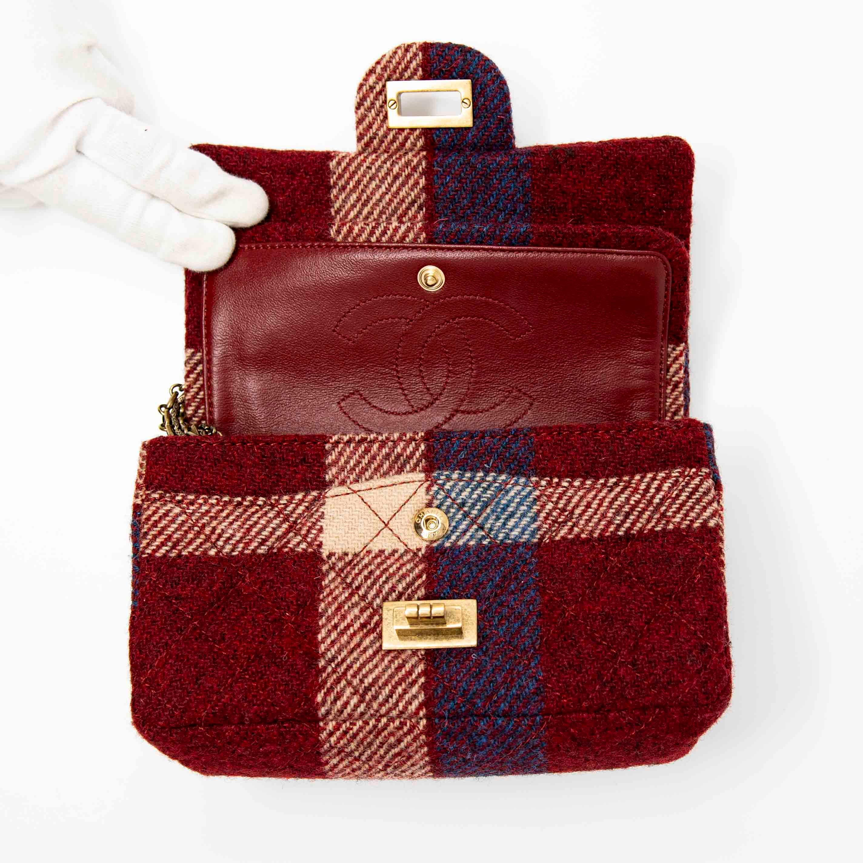 Chanel Red Tweed 2.55 Reissue 224