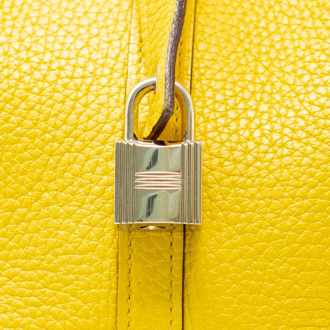 Hermes Jaune de Naples Clemence Picotin 22