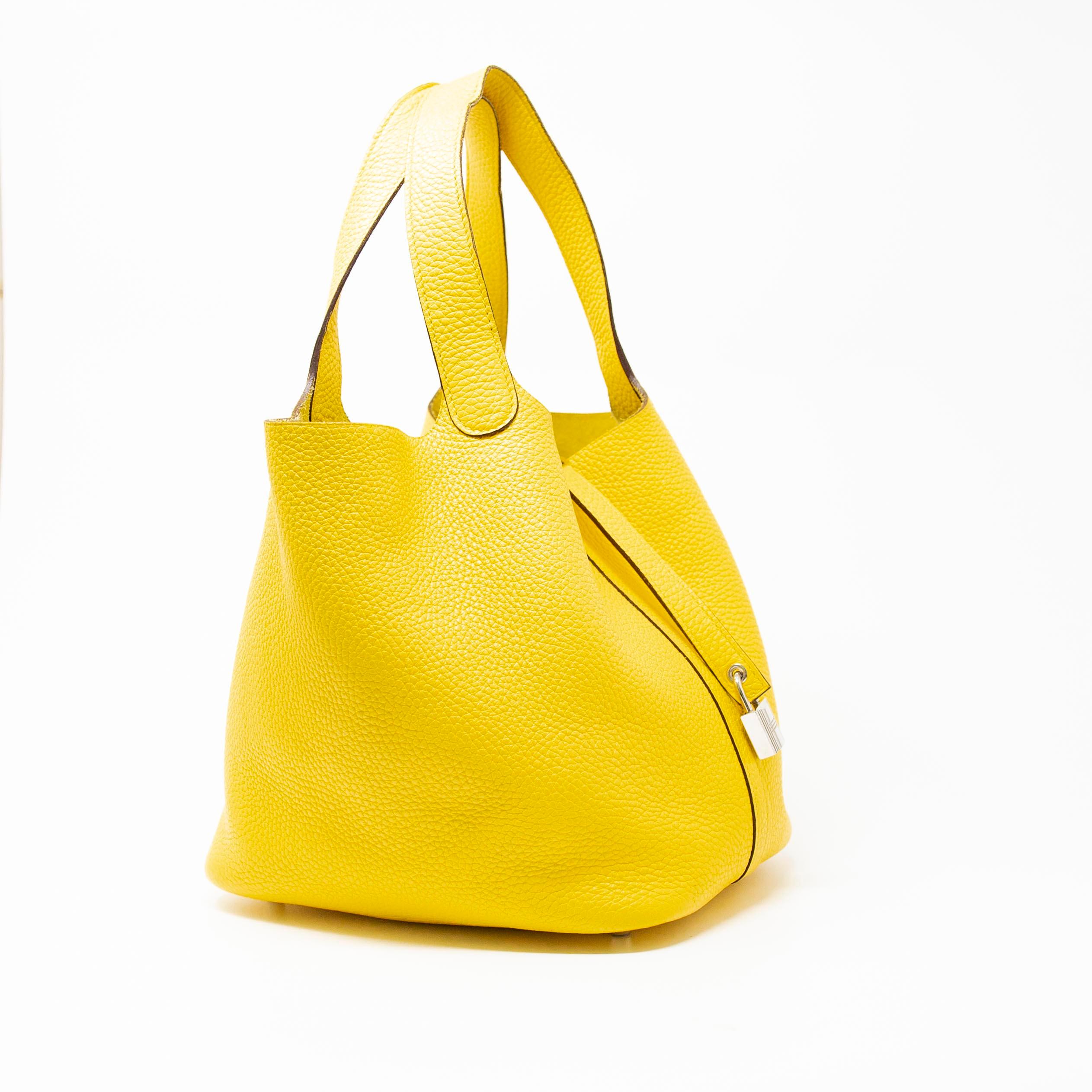 Hermes Jaune de Naples Clemence Picotin 22