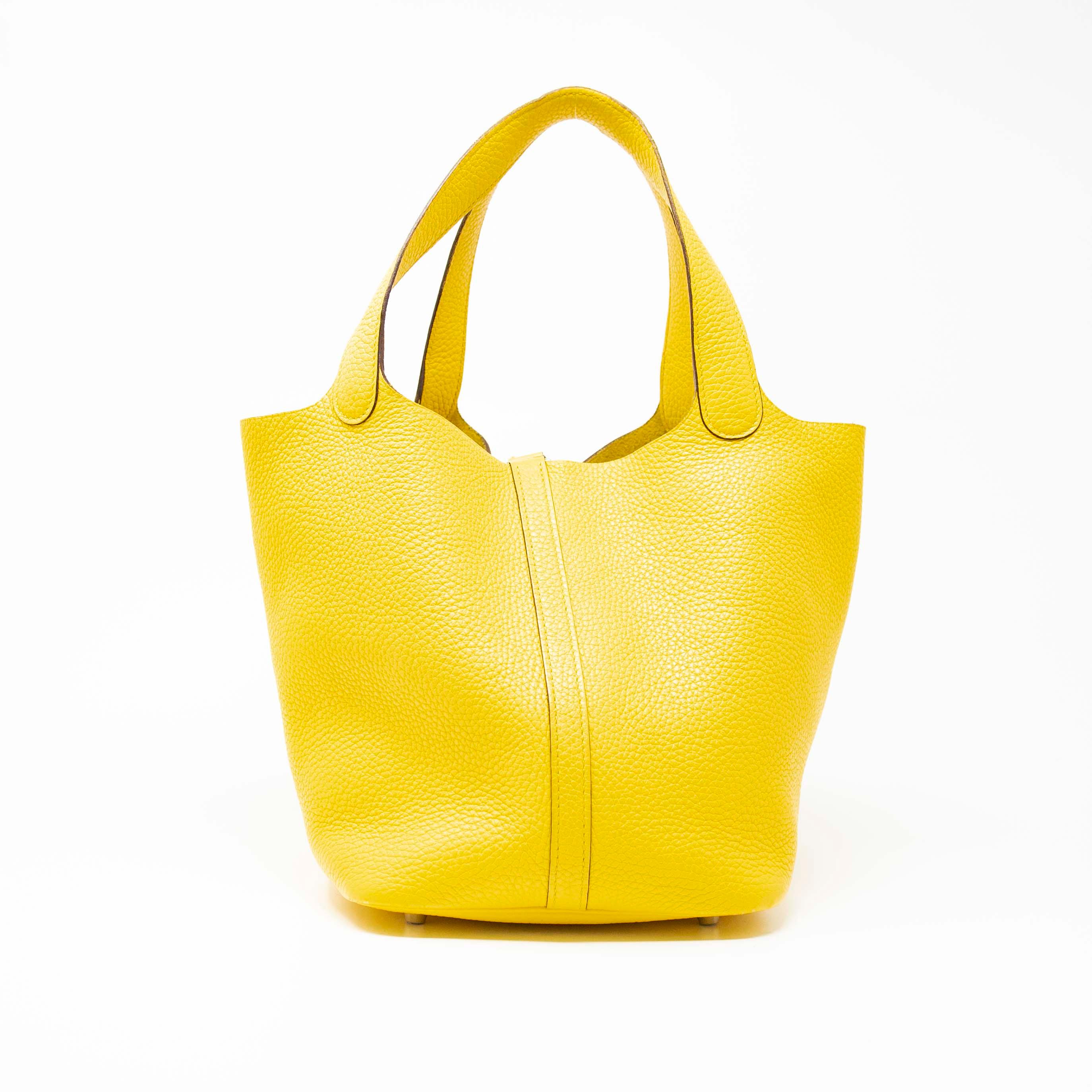 Hermes Jaune de Naples Clemence Picotin 22