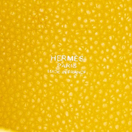 Hermes Jaune de Naples Clemence Picotin 22