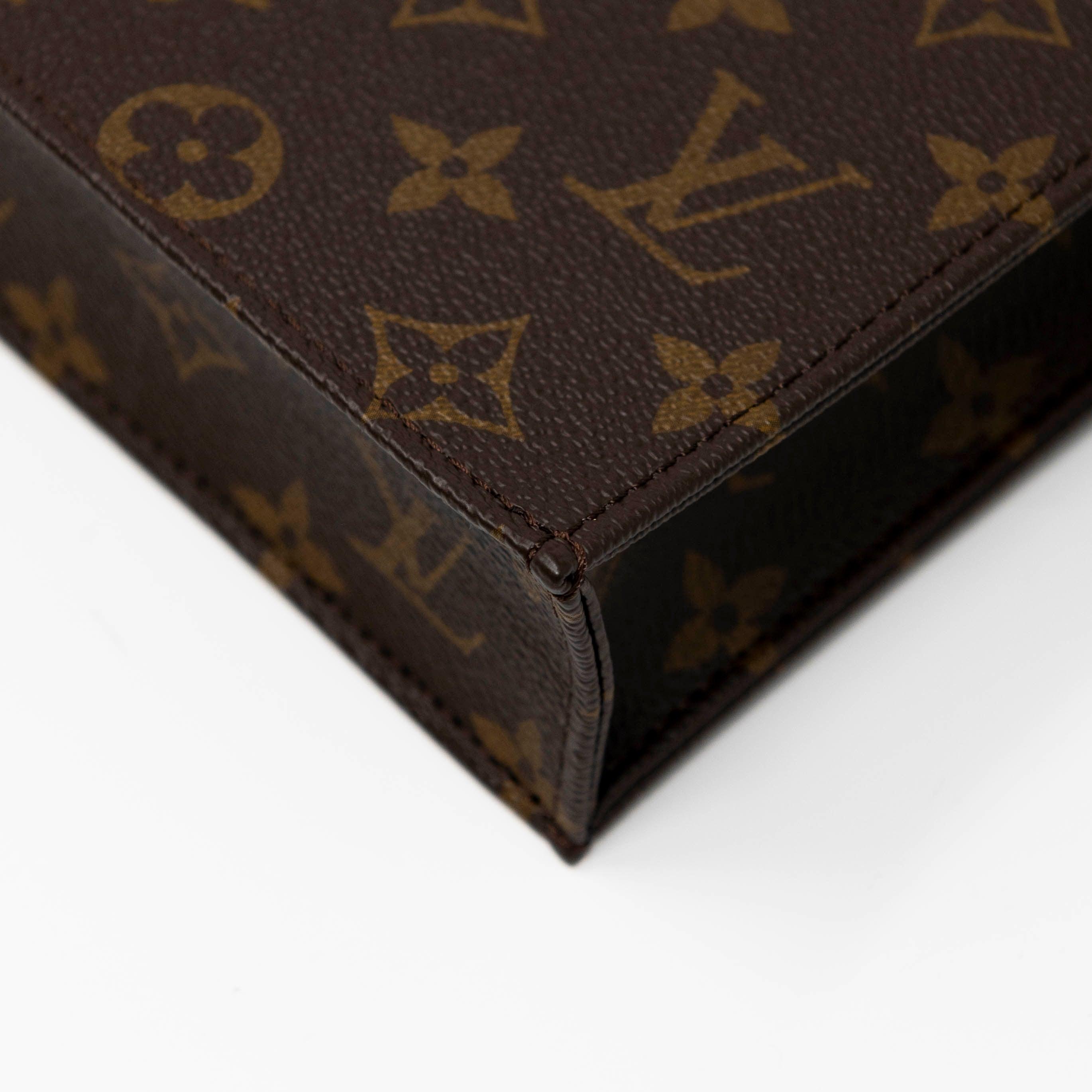 Louis Vuitton Monogram Petit  Sac Plat