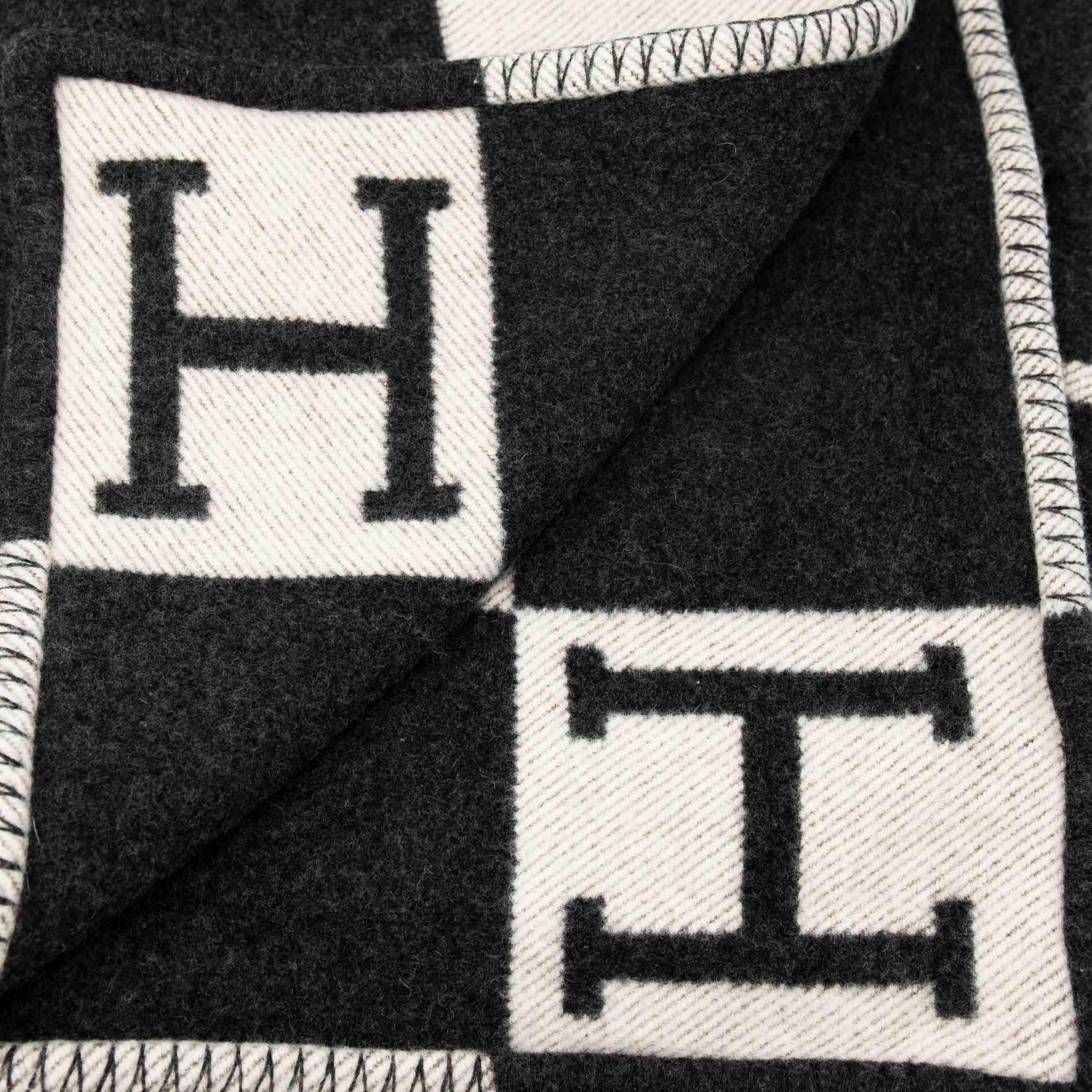 Hermes Gris Fonce Avalon Throw Blanket Pillow Set