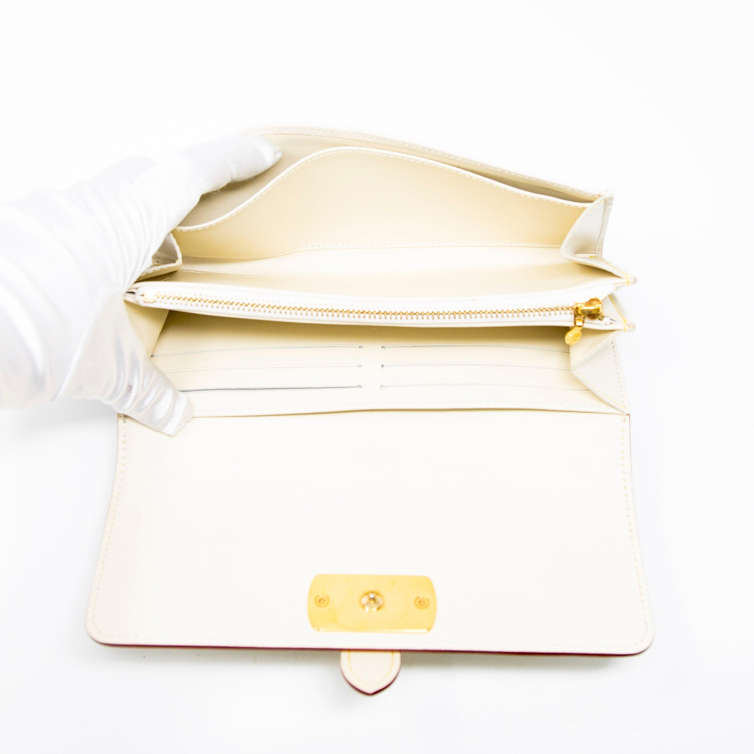 Louis Vuitton White Favori Suhali Wallet
