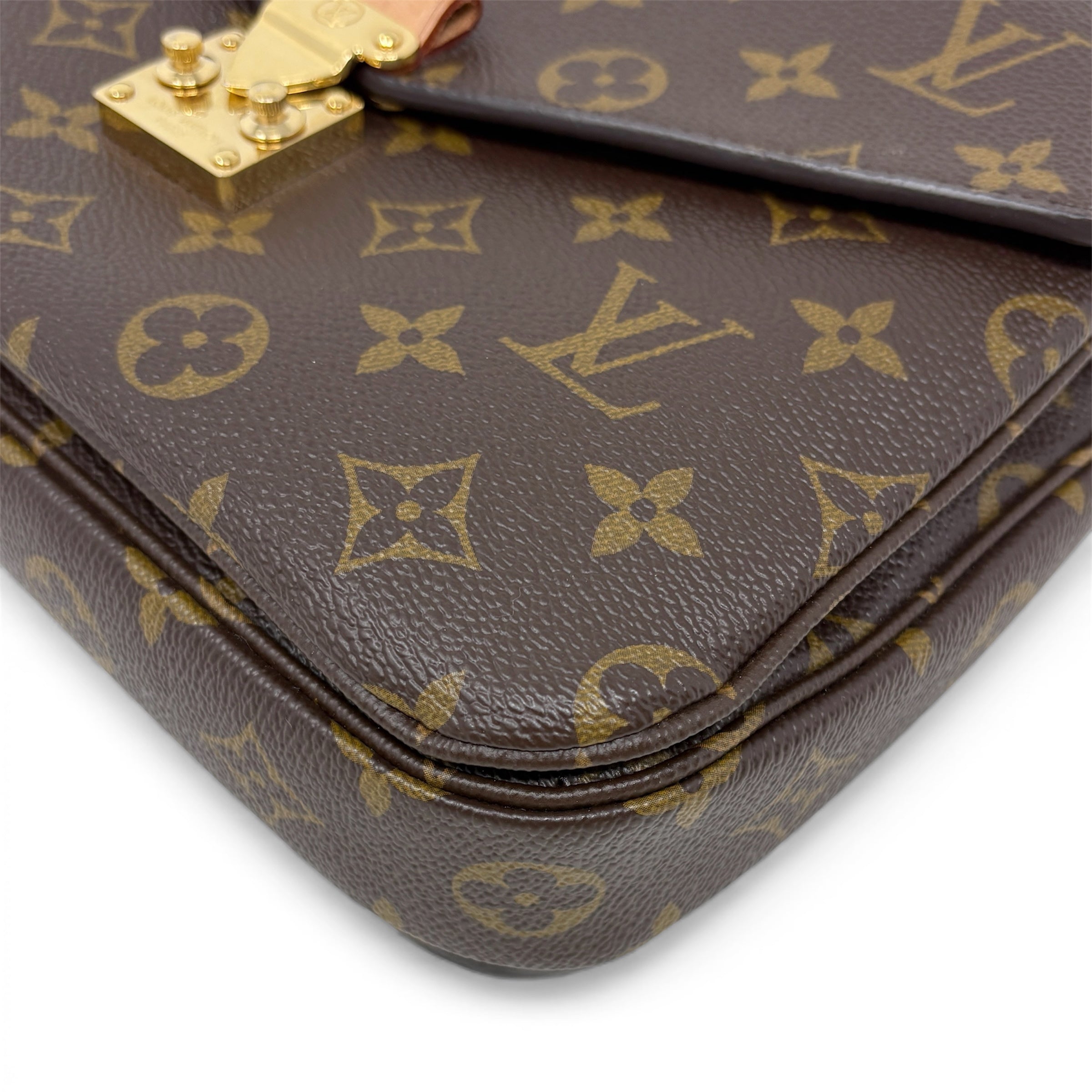 Louis Vuitton Monogram Pochette Metis