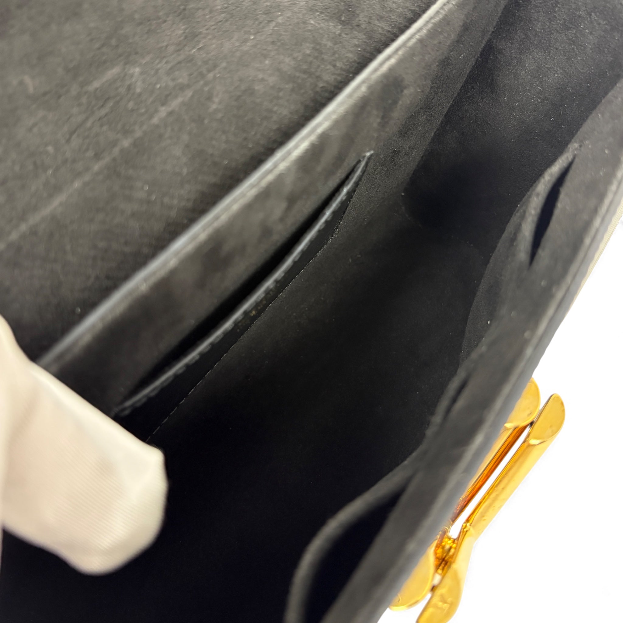 Louis Vuitton Black Epi Twist MM