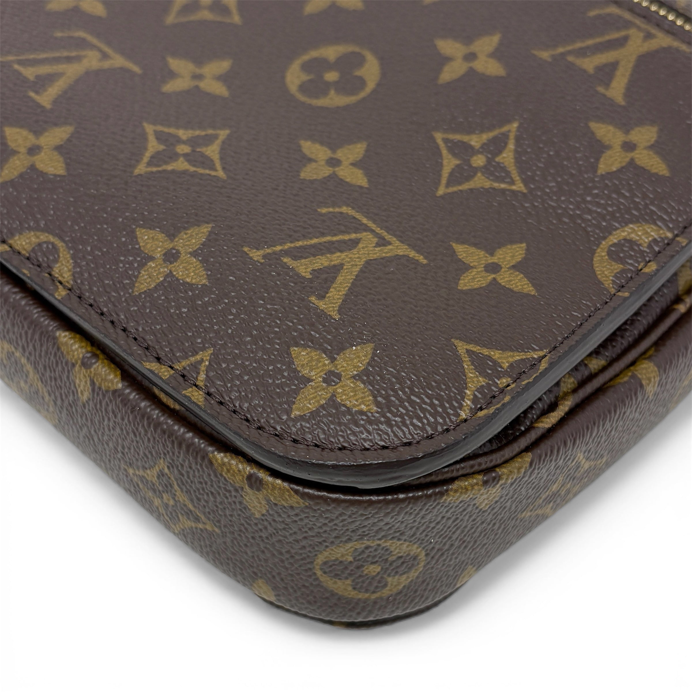Louis Vuitton Monogram Pochette Metis