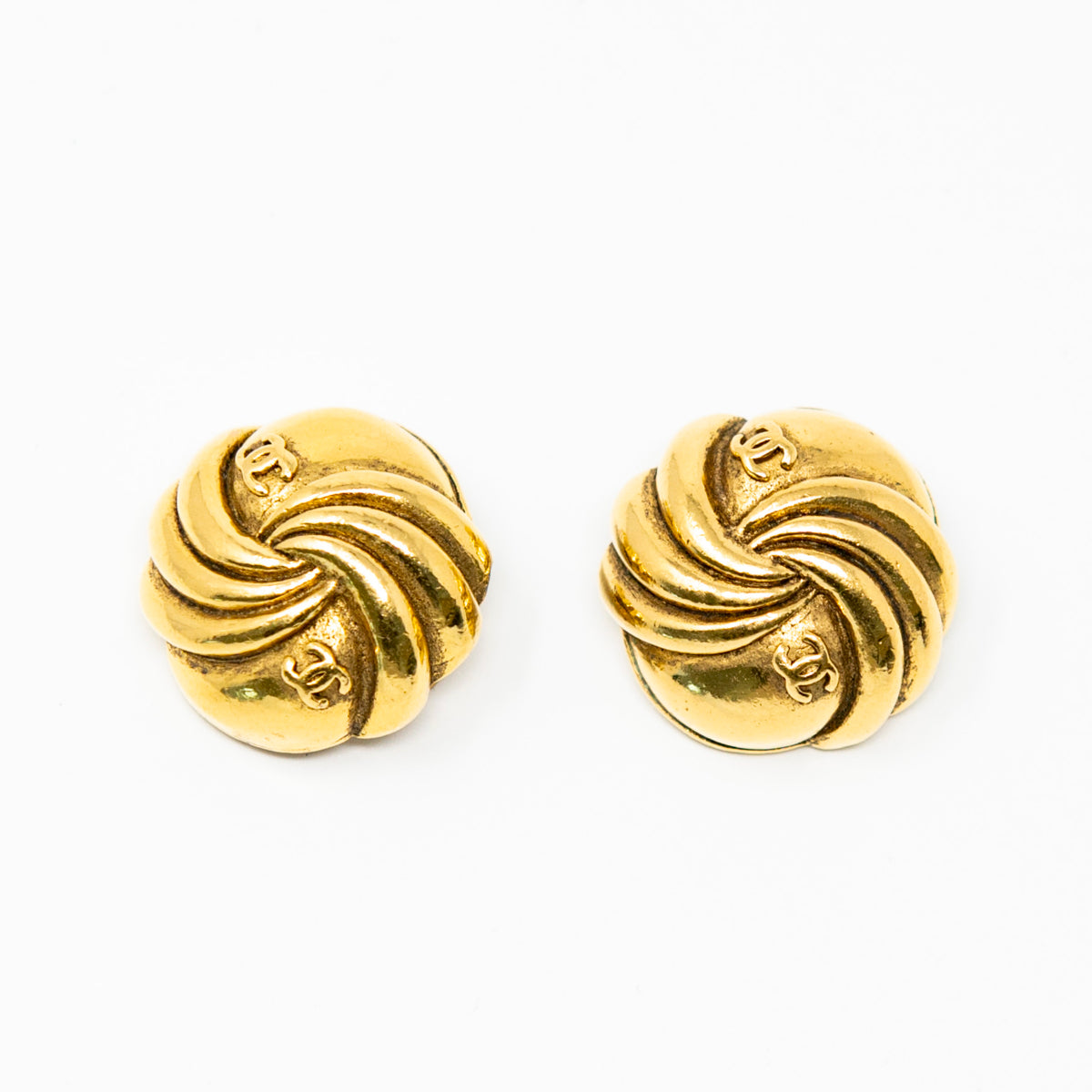 Chanel Gold Vintage Clip On Earrings