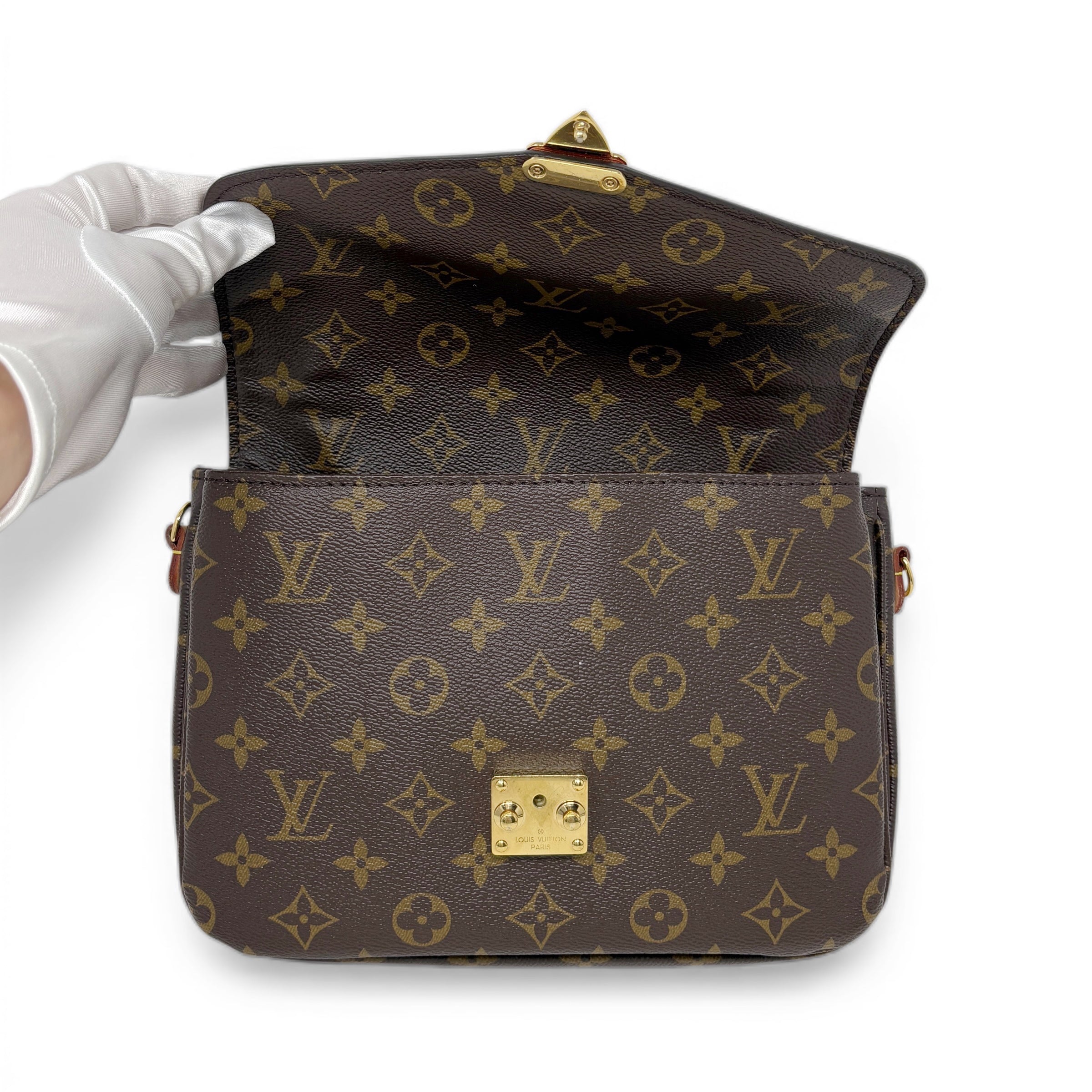 Louis Vuitton Monogram Pochette Metis