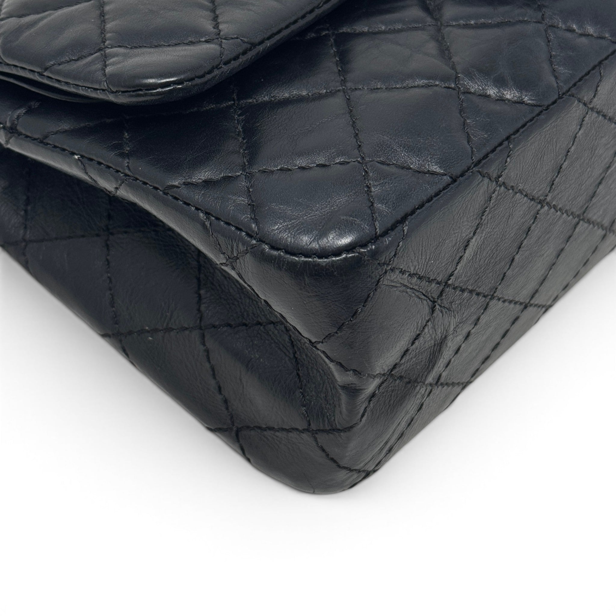 Chanel Black Calfskin 2.55 Reissue 225