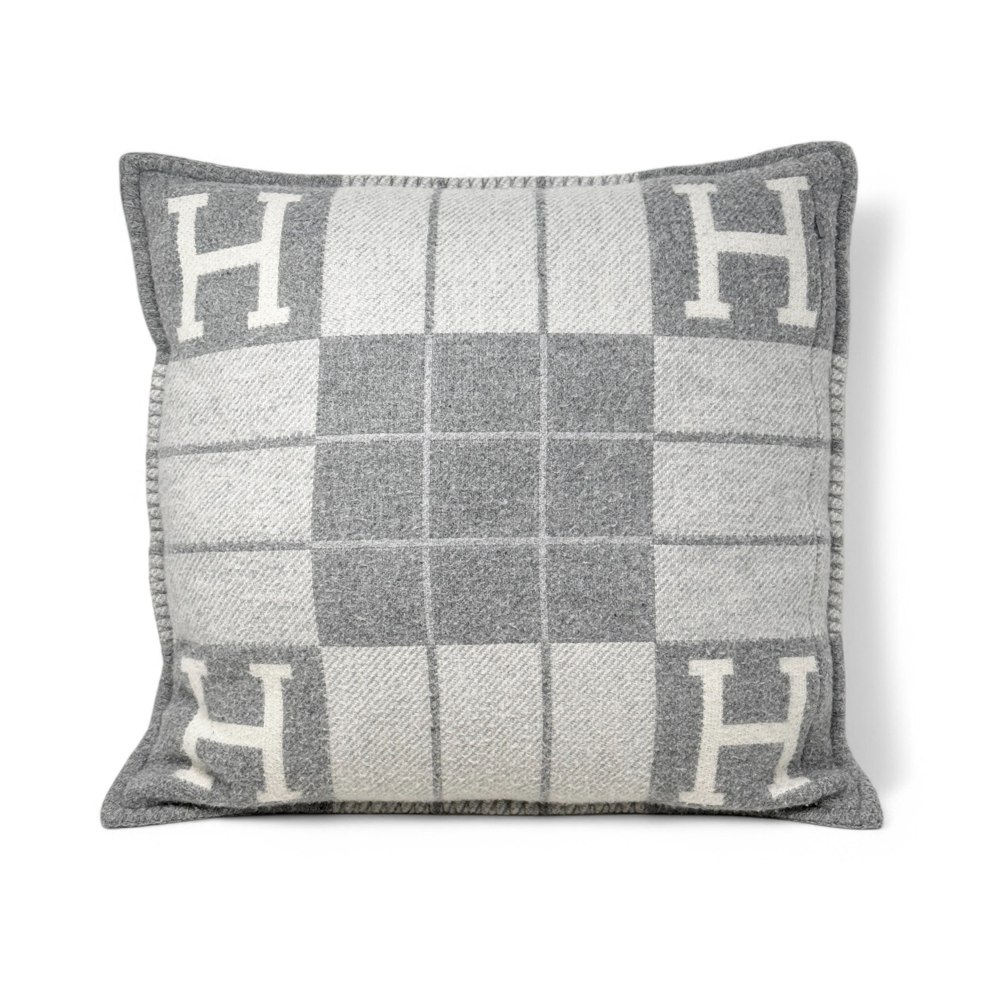 Hermes Ecru Gris Clair Small Avalon Pillow Set