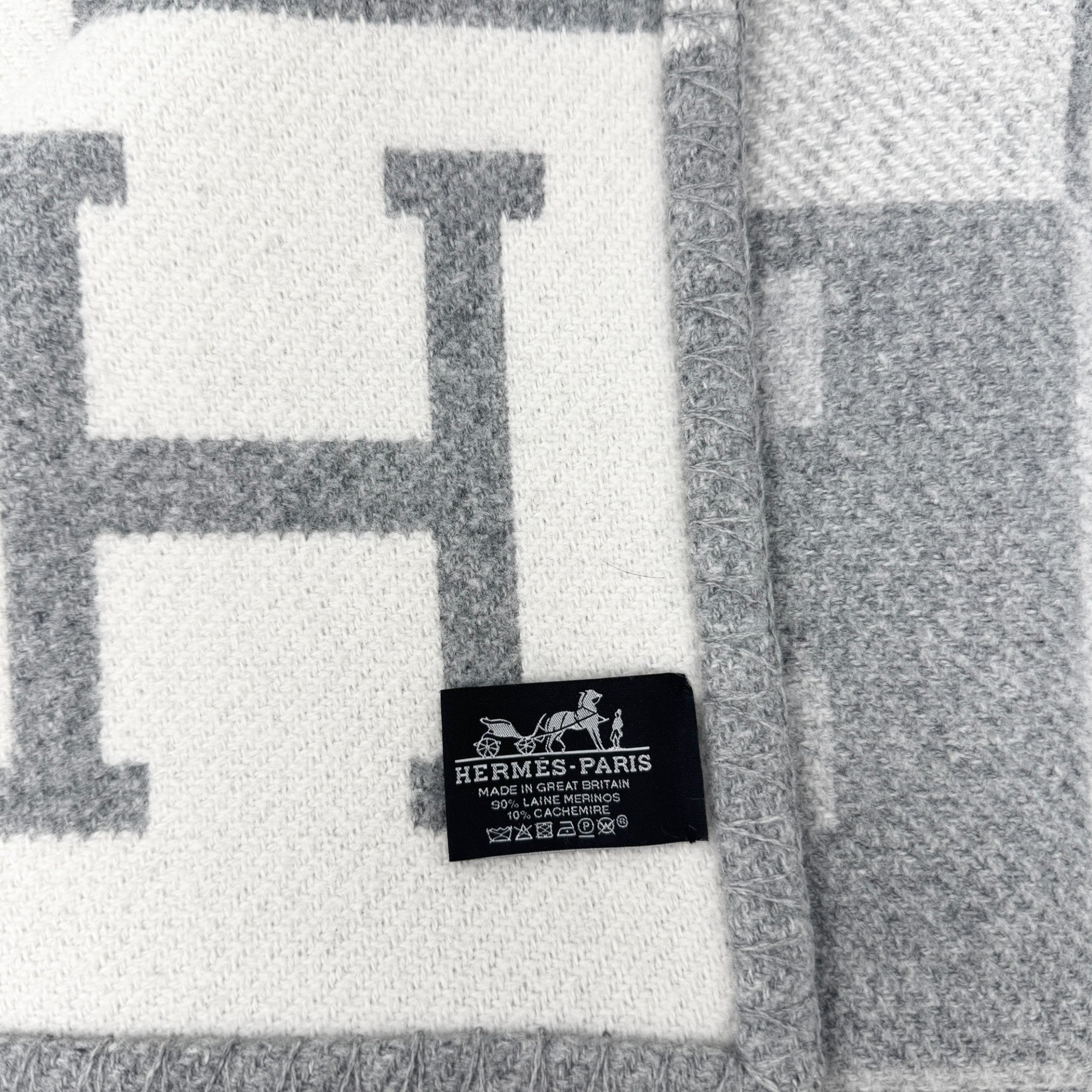 Hermes Ecru / Gris Clair Avalon Throw Blanket