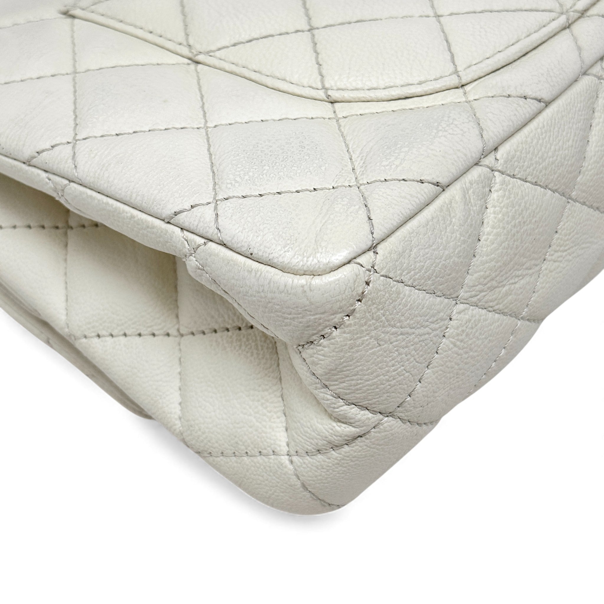 Chanel White Calfskin 2.55 Reissue 227