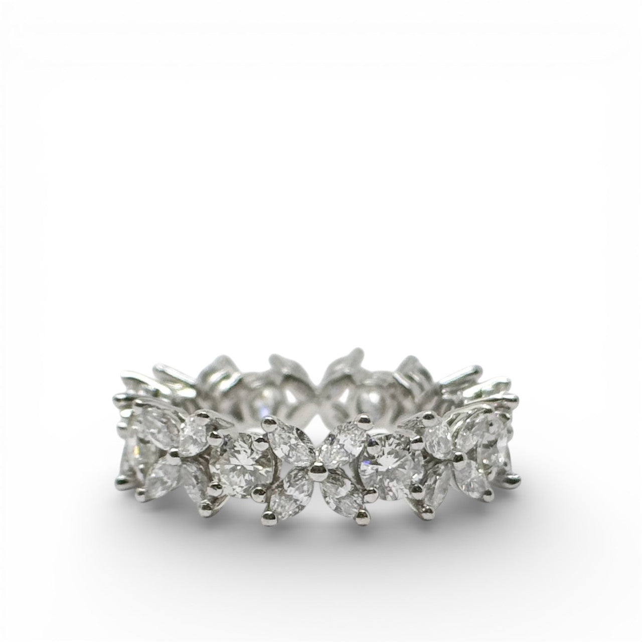 Tiffany & Co. Platinum Victoria Alternating Diamond Ring