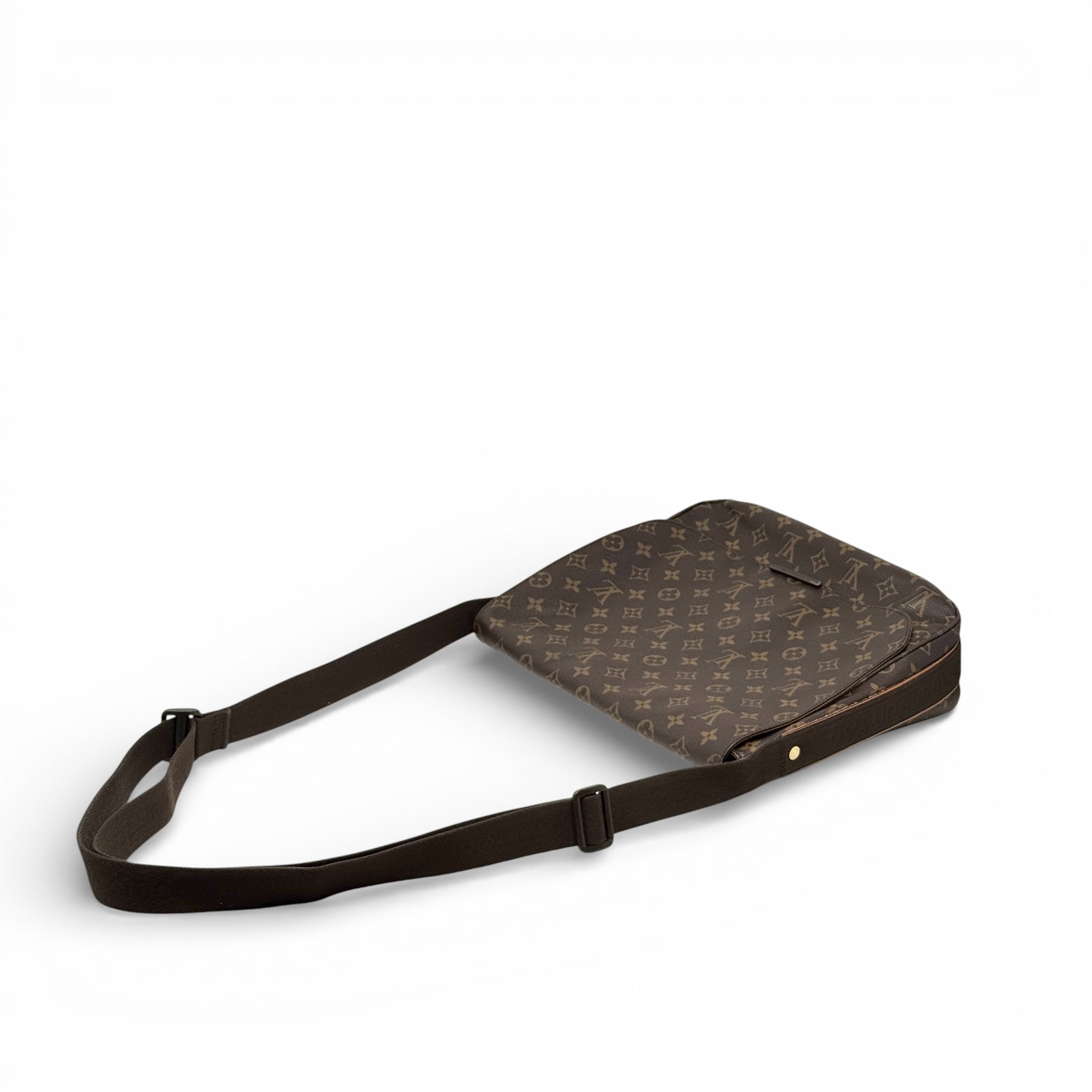 Louis Vuitton Monogram Beaubourg Messenger MM