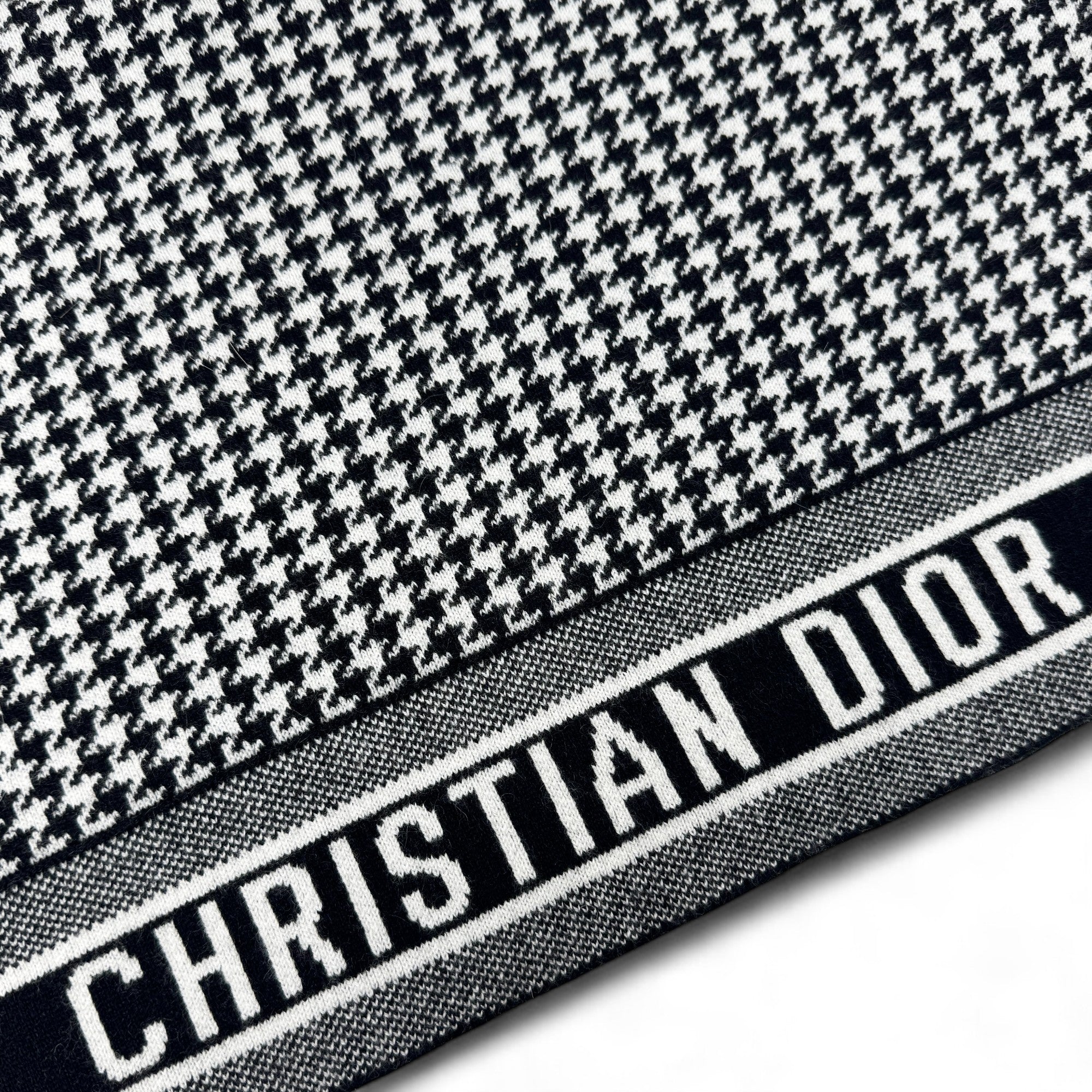 Dior 30 Montaigne Houndstooth Cashmere Scarf