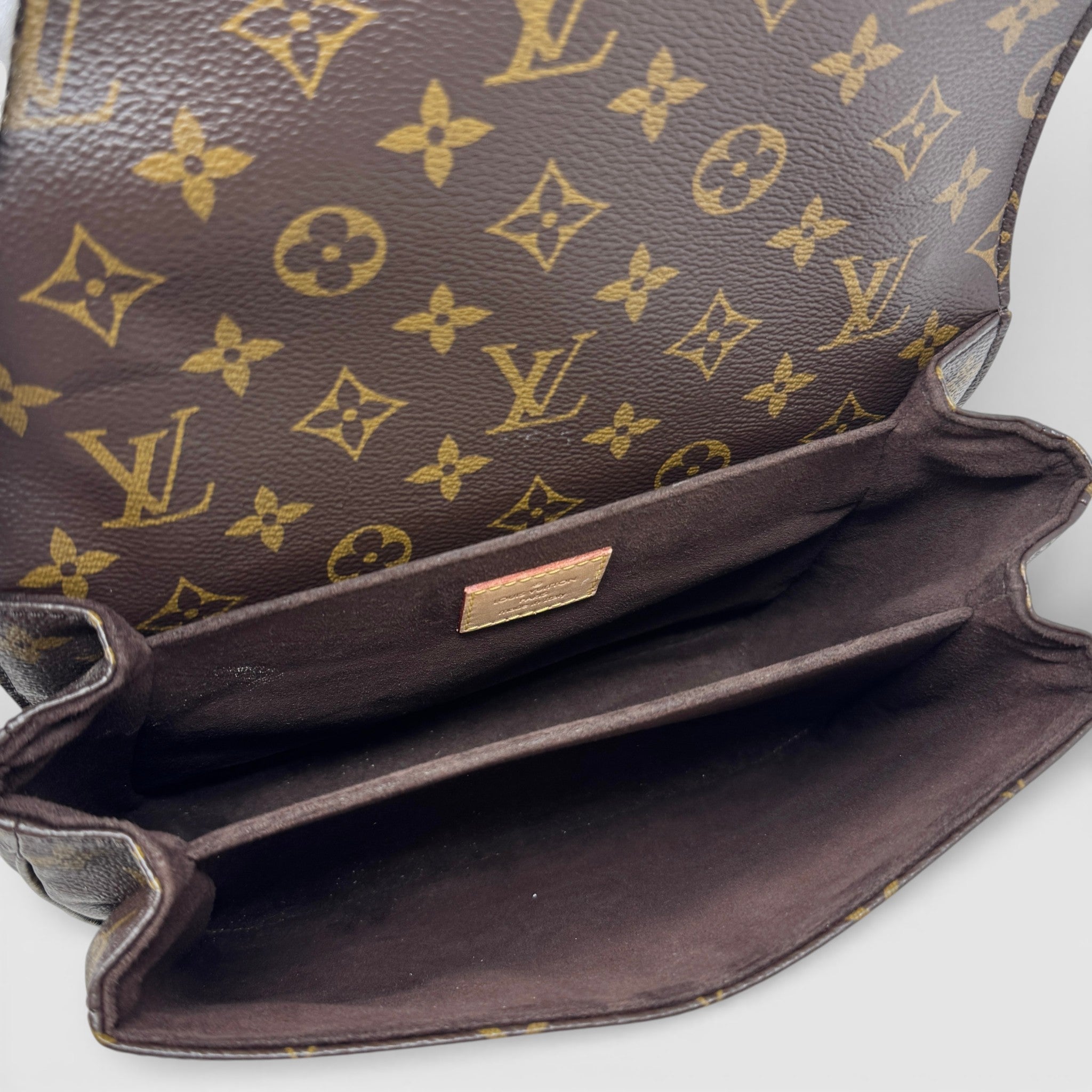 Louis Vuitton Monogram Pochette Metis