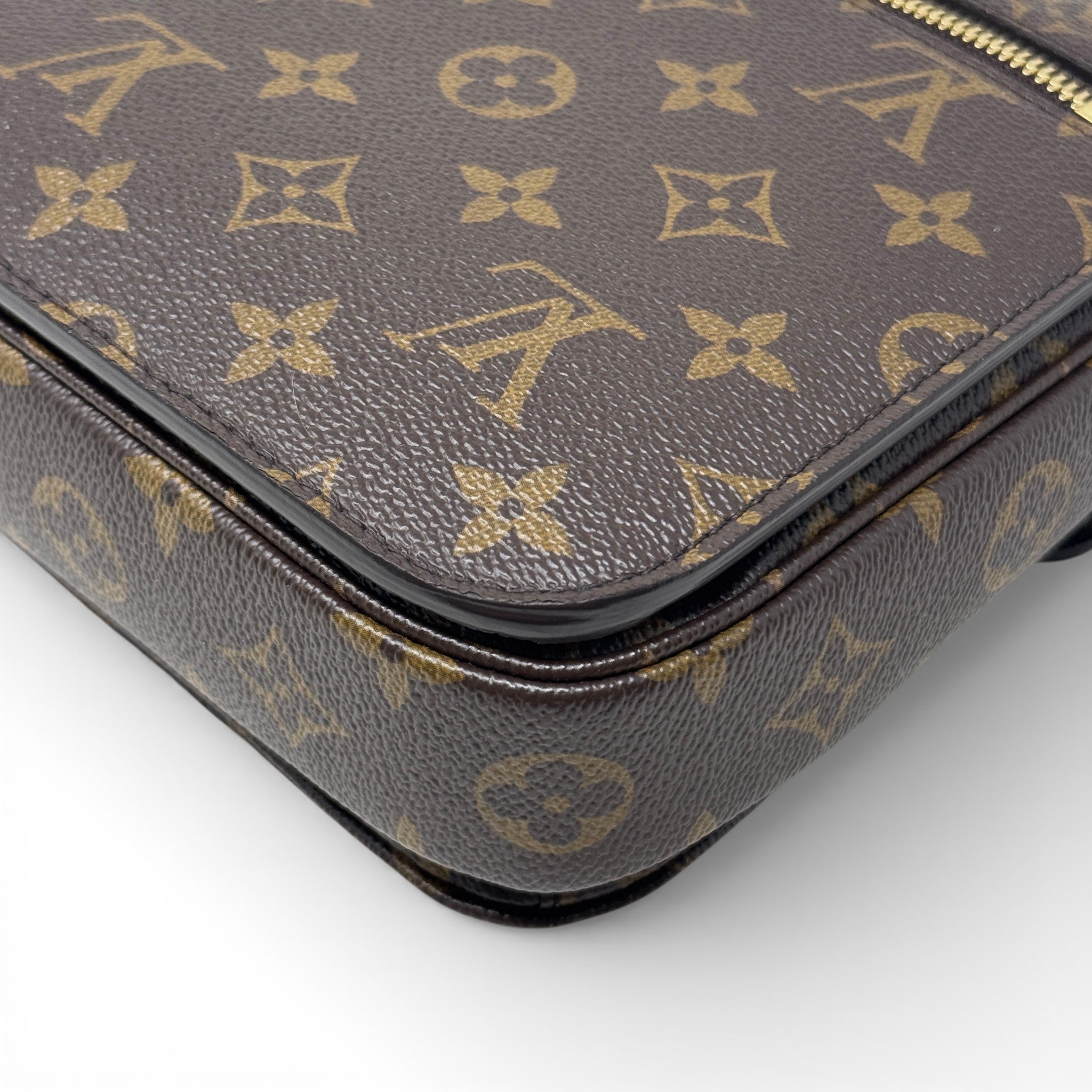 Louis Vuitton Monogram Pochette Metis