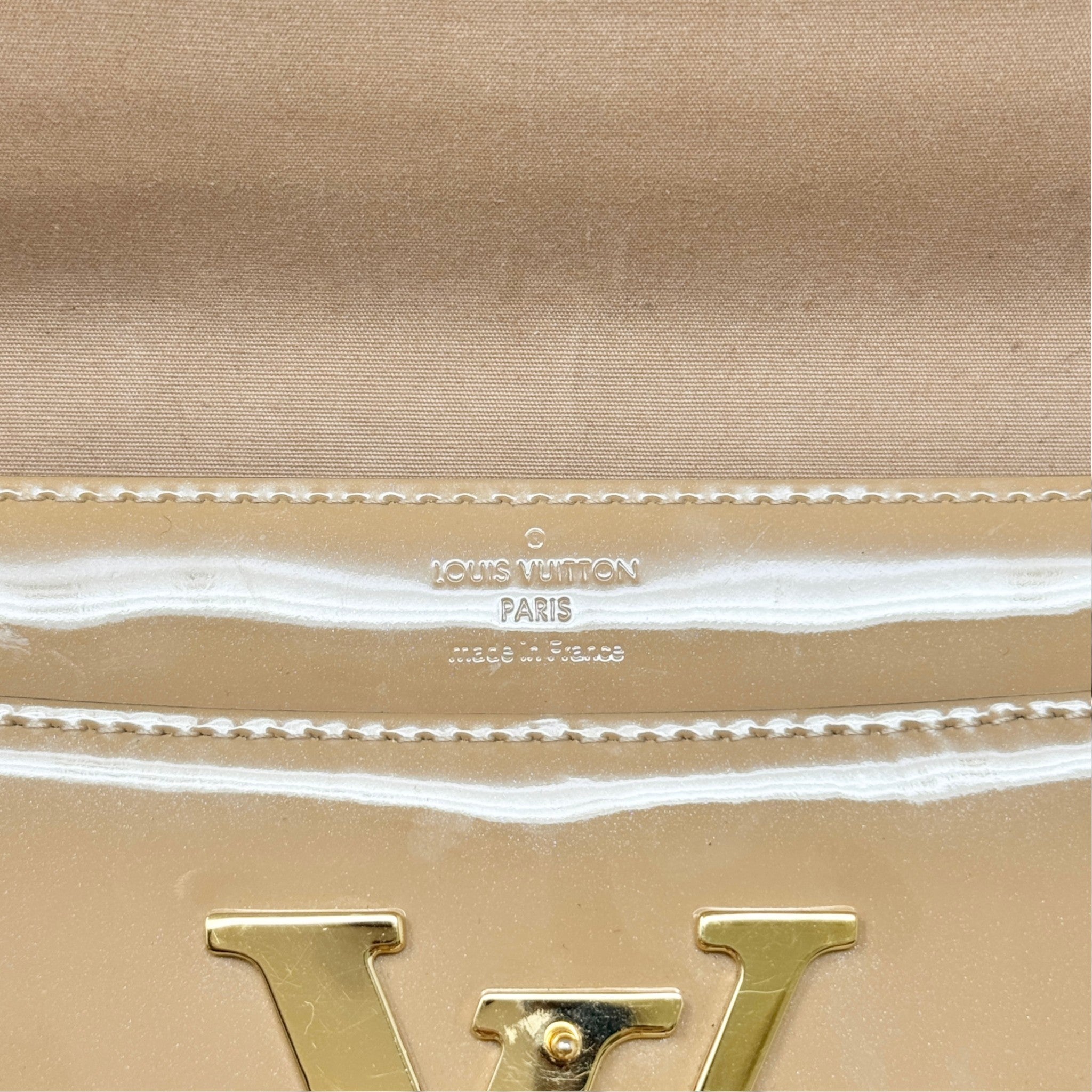 Louis Vuitton Beige Vernis Louise Clutch