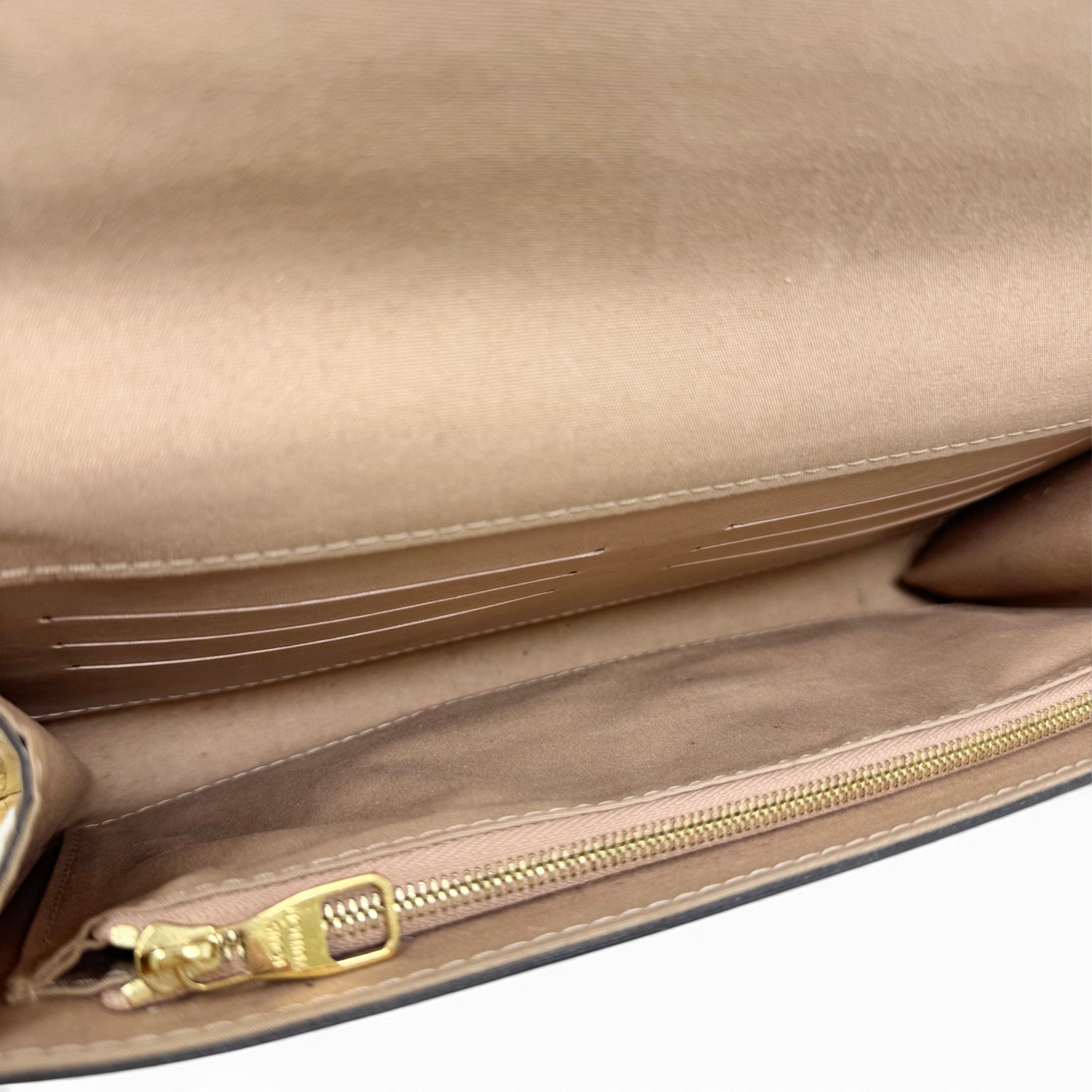 Louis Vuitton Beige Vernis Louise Clutch