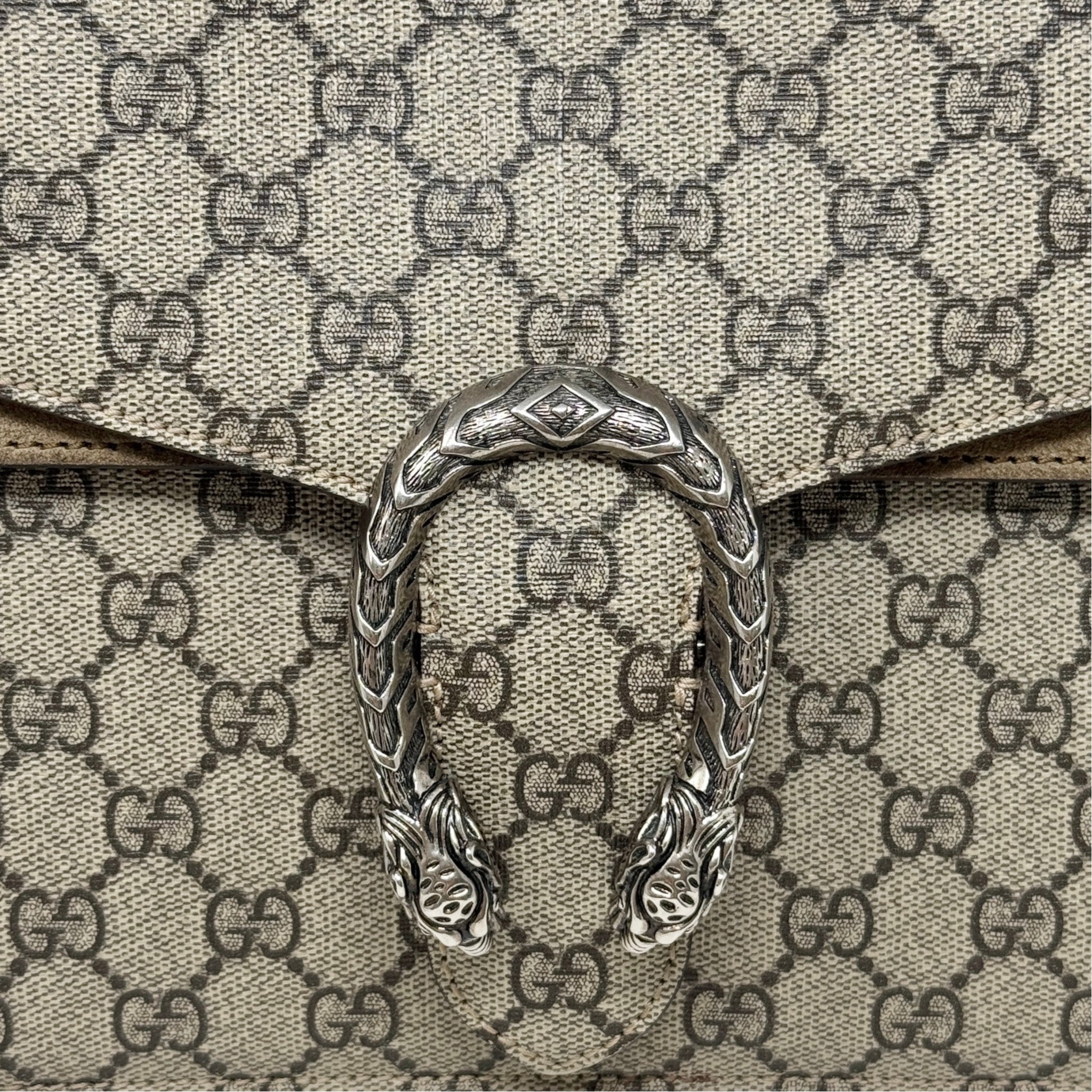 Gucci GG Supreme Medium Dionysus