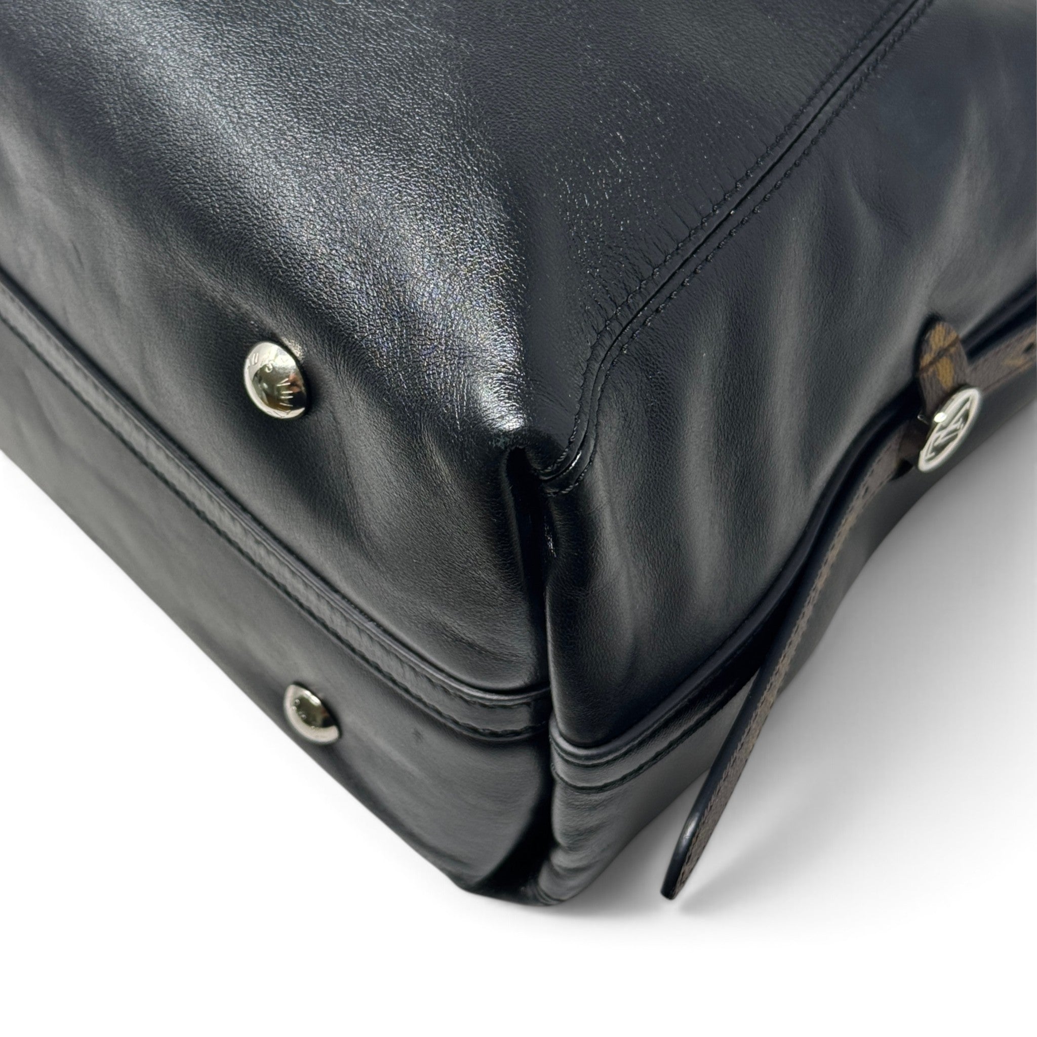 Louis Vuitton Black CarryAll Vibe MM