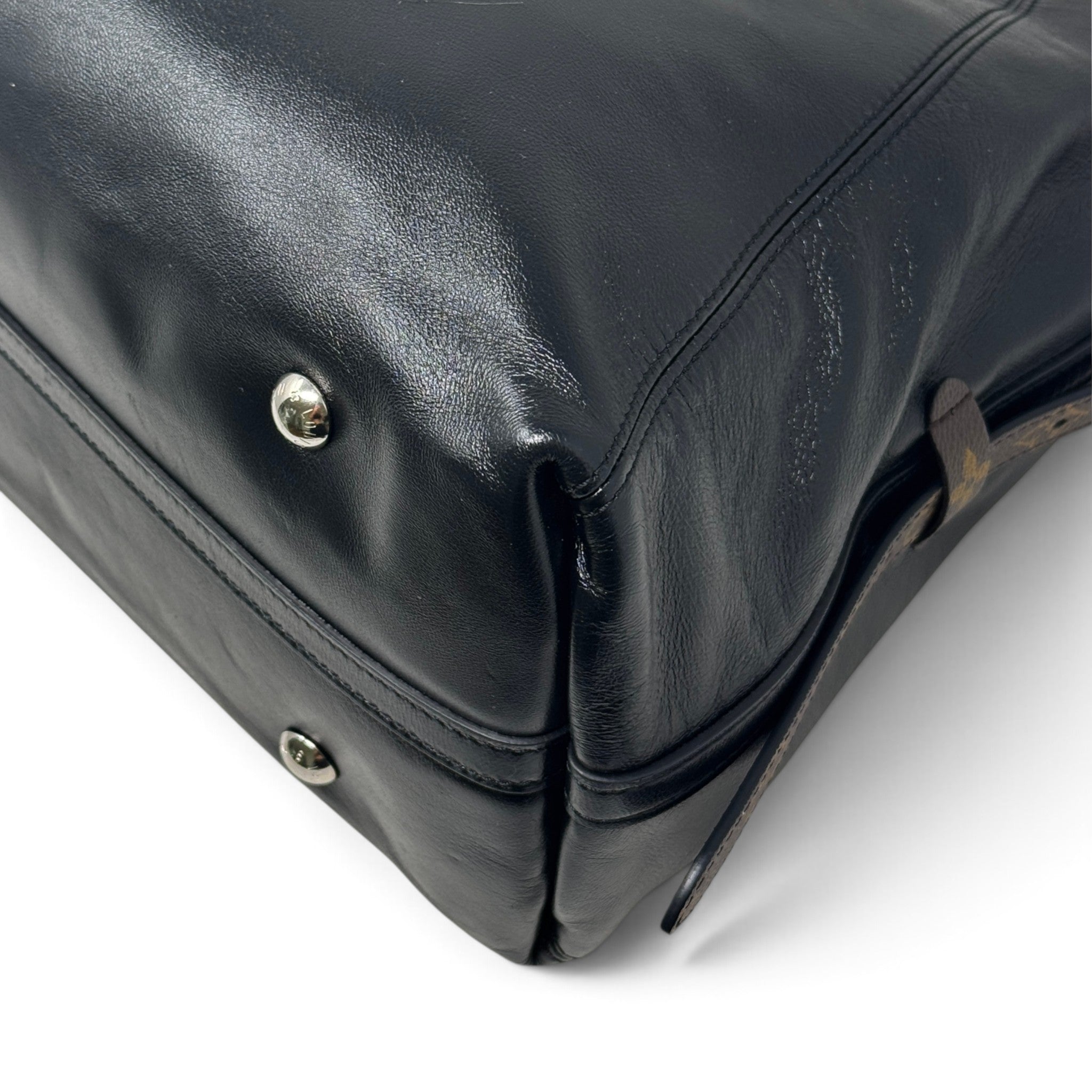 Louis Vuitton Black CarryAll Vibe MM
