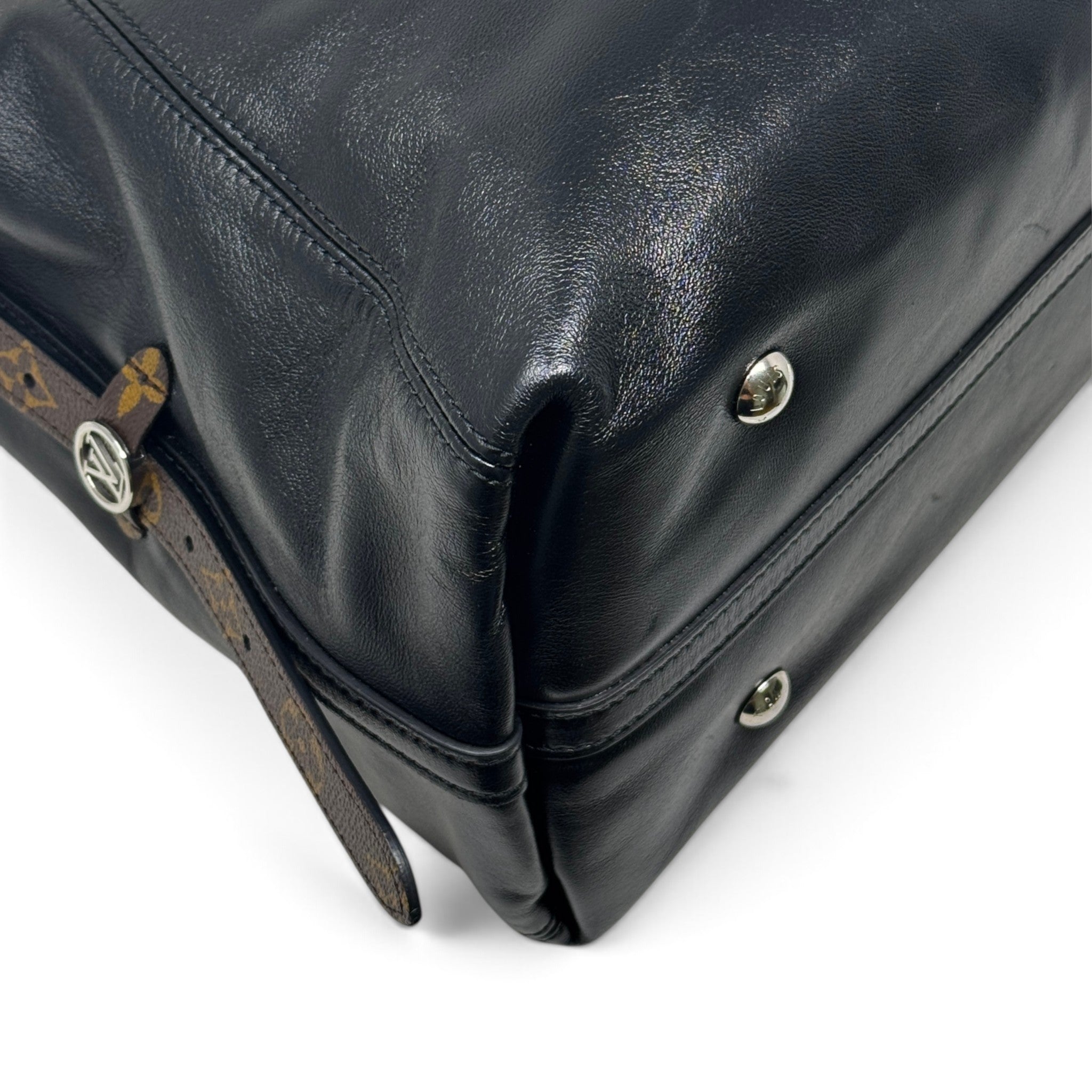 Louis Vuitton Black CarryAll Vibe MM