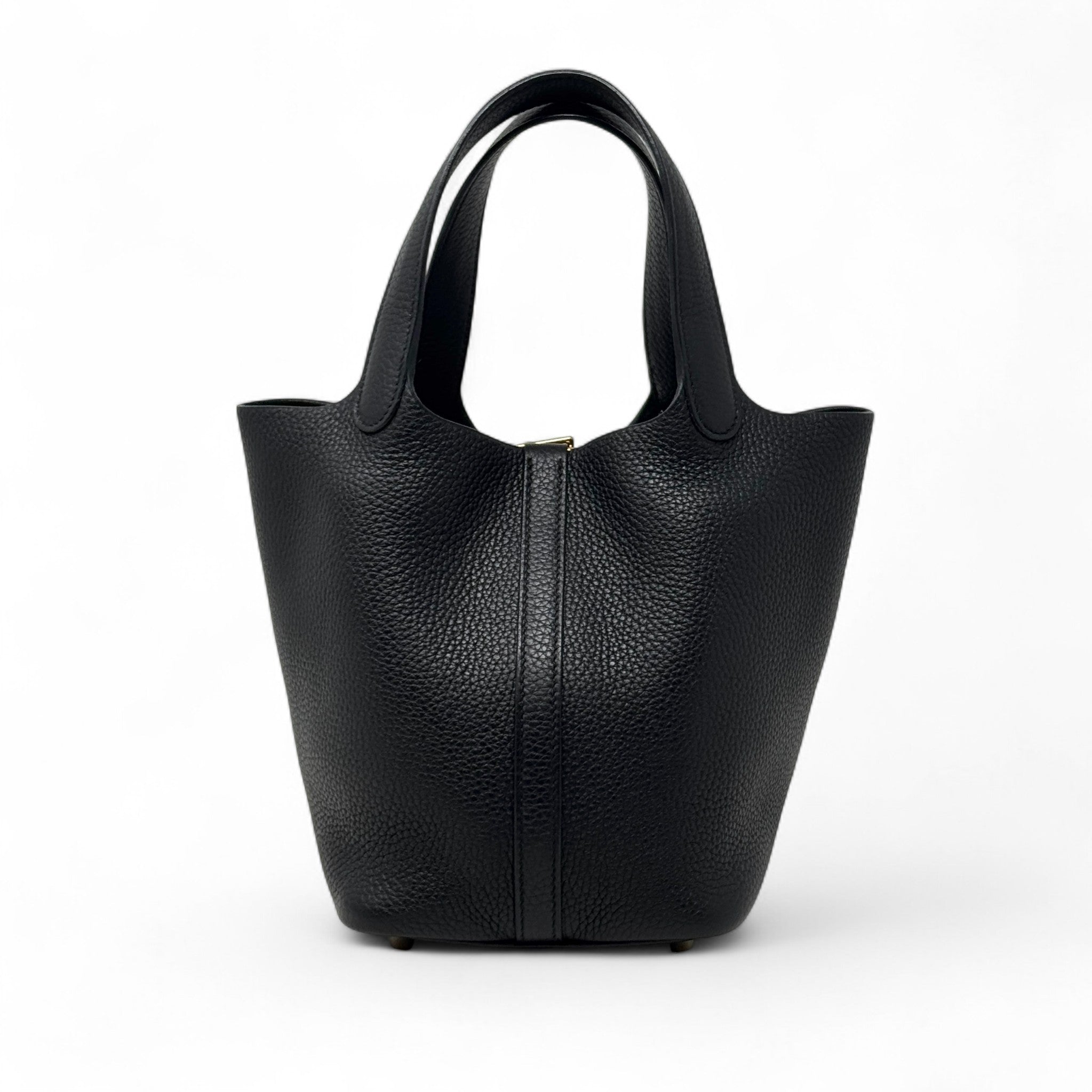 Hermes Noir Clemence Picotin 18