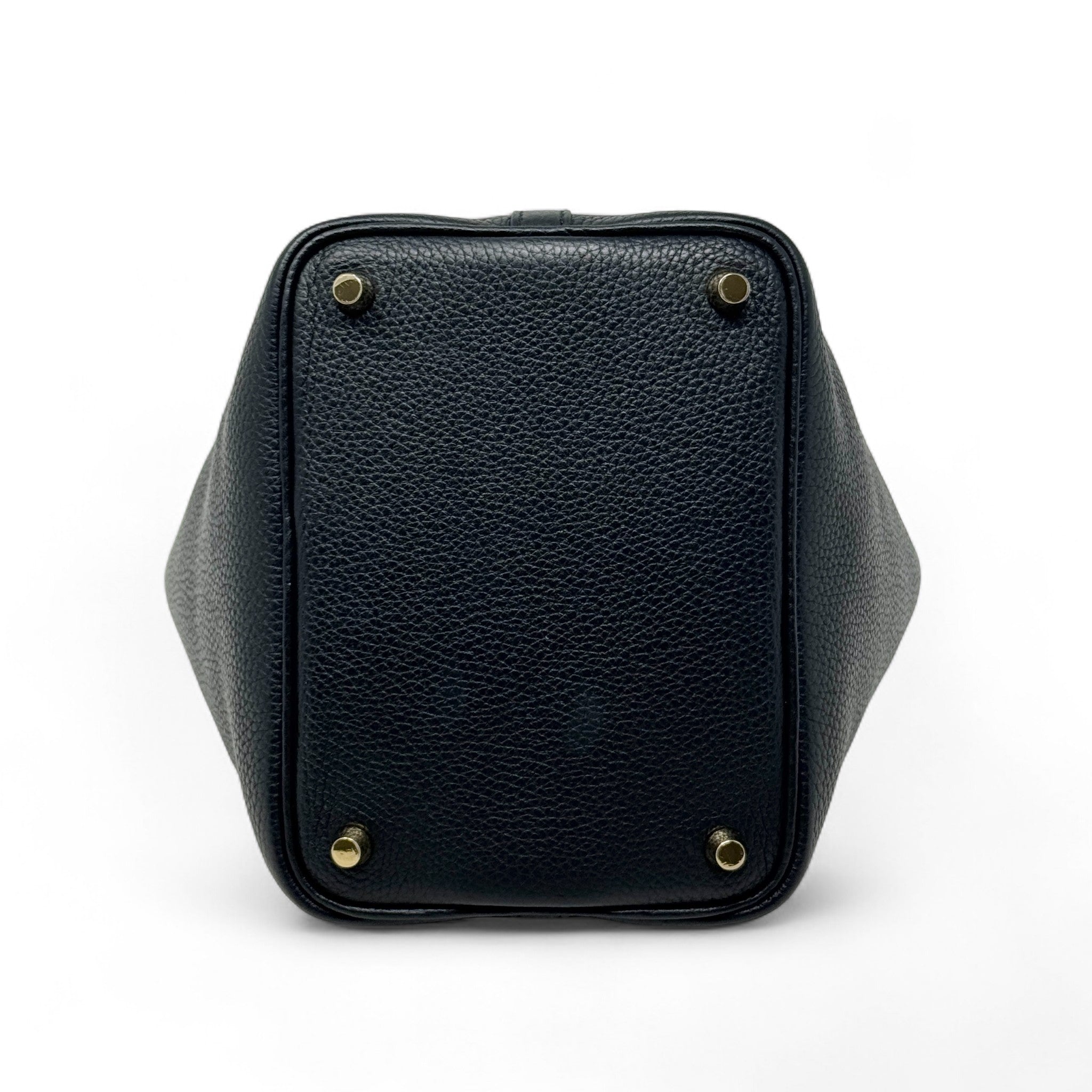 Hermes Noir Clemence Picotin 18