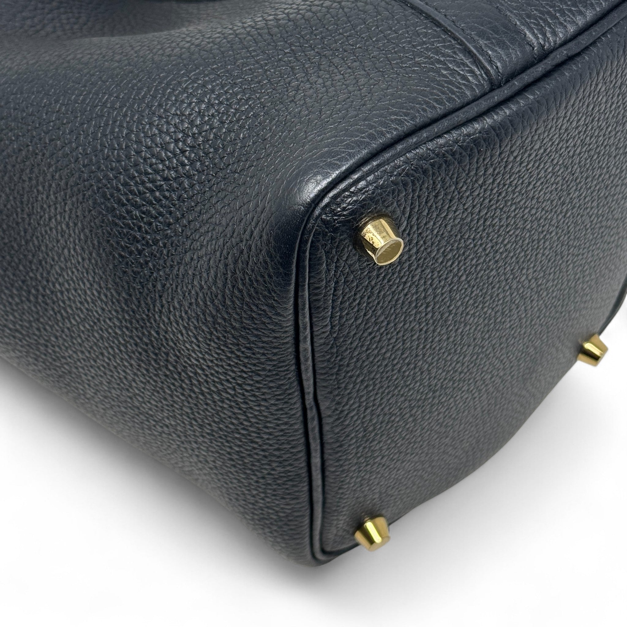 Hermes Noir Clemence Picotin 18