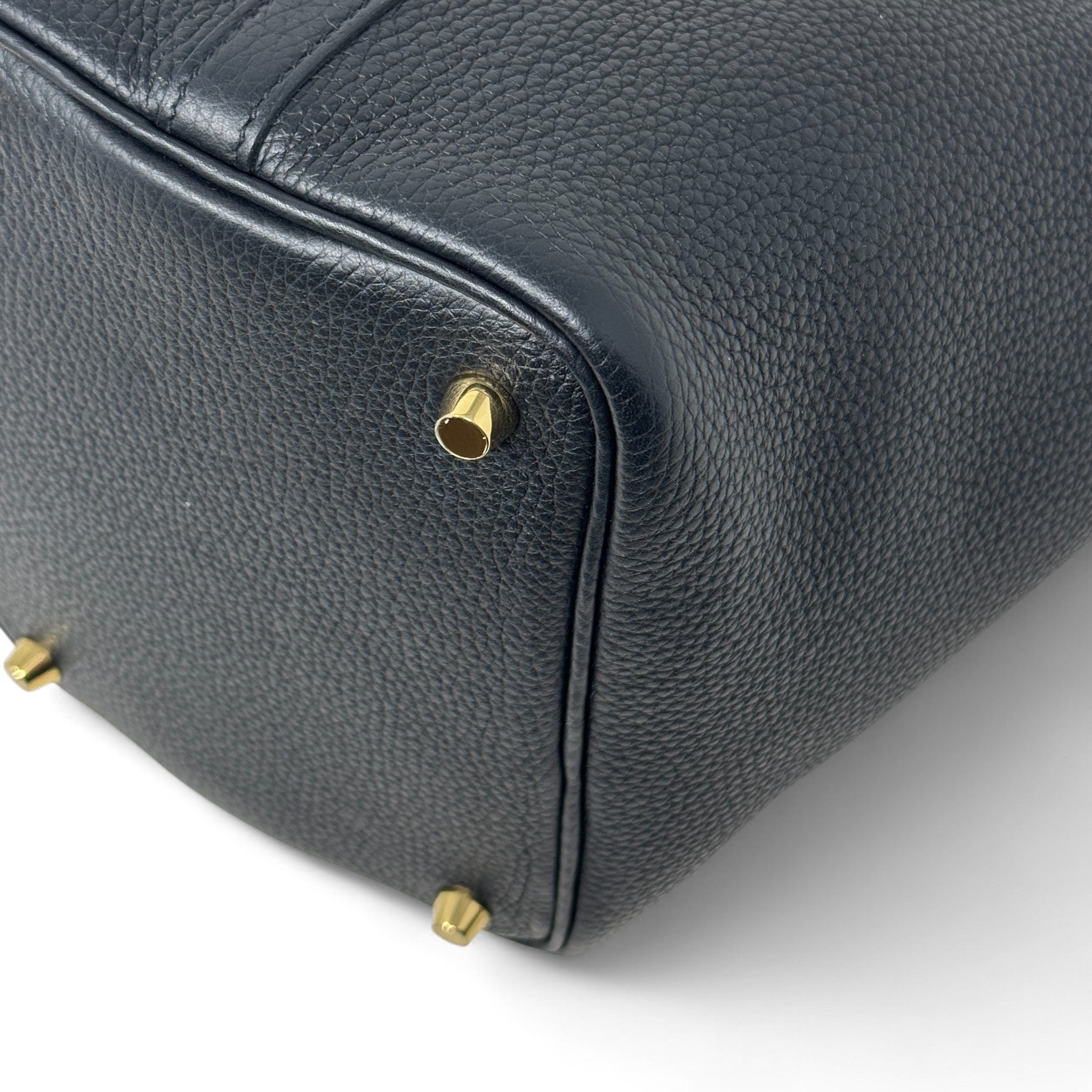 Hermes Noir Clemence Picotin 18