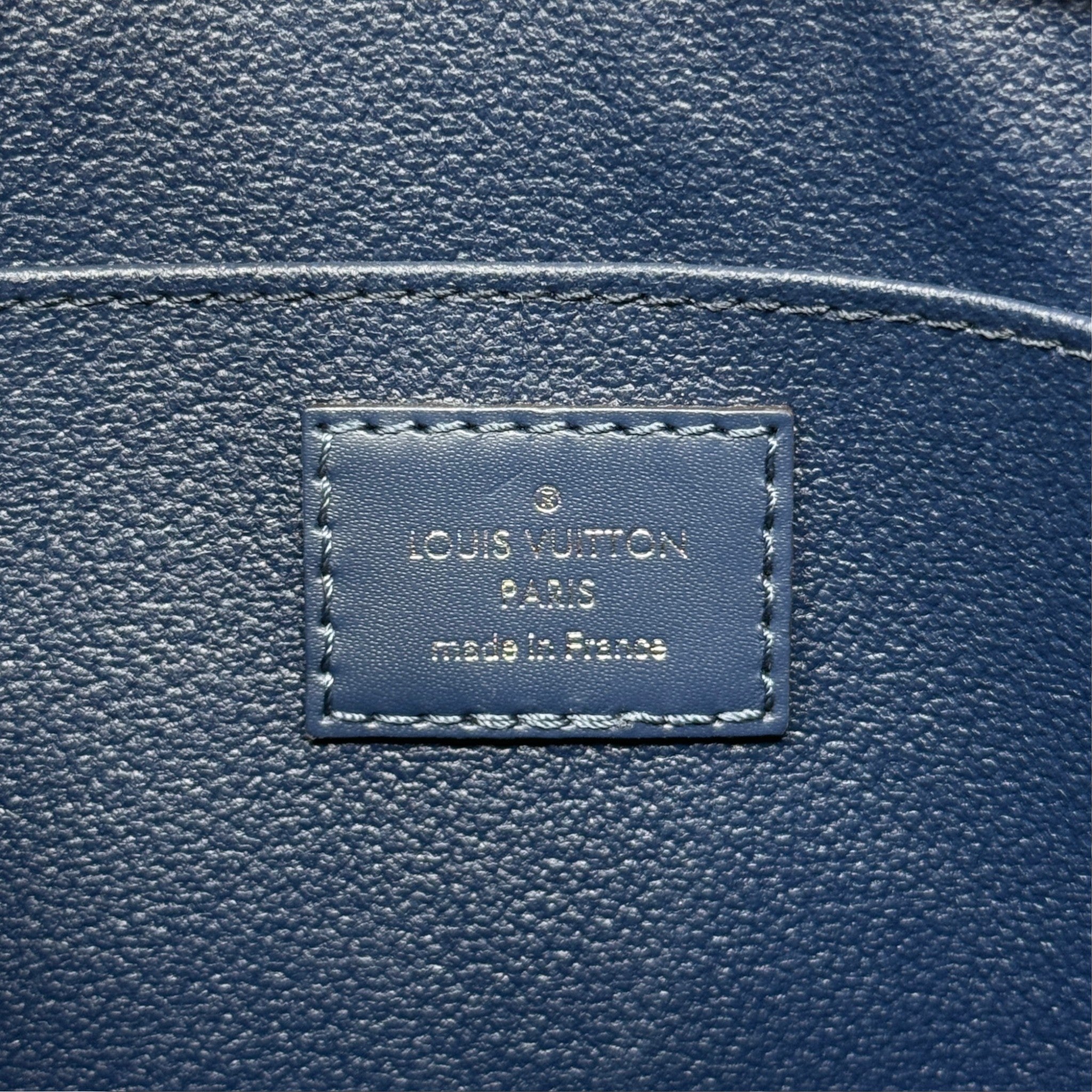 Louis Vuitton Navy Epi Toiletry 26
