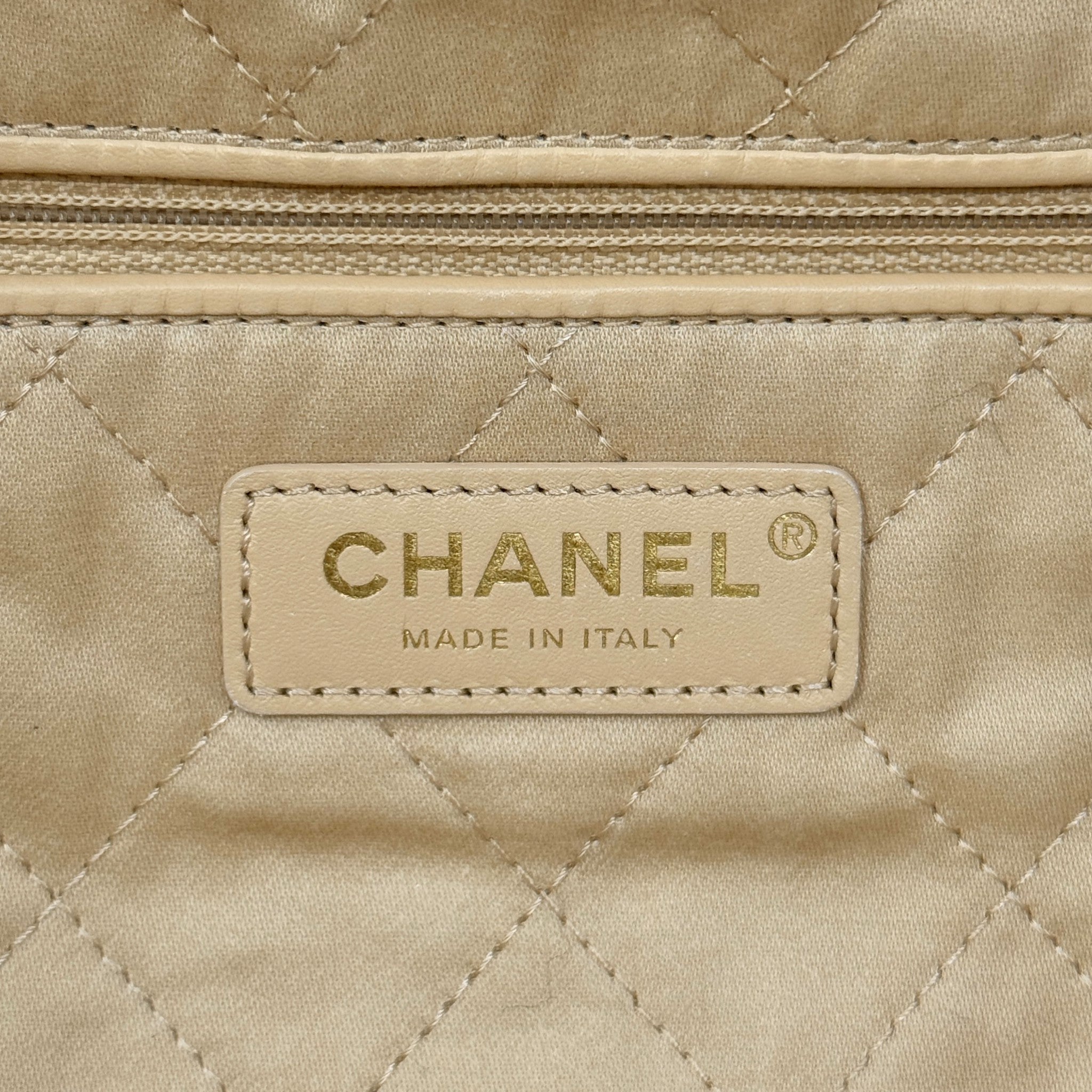 Chanel White Small 22 Hobo With Pouch