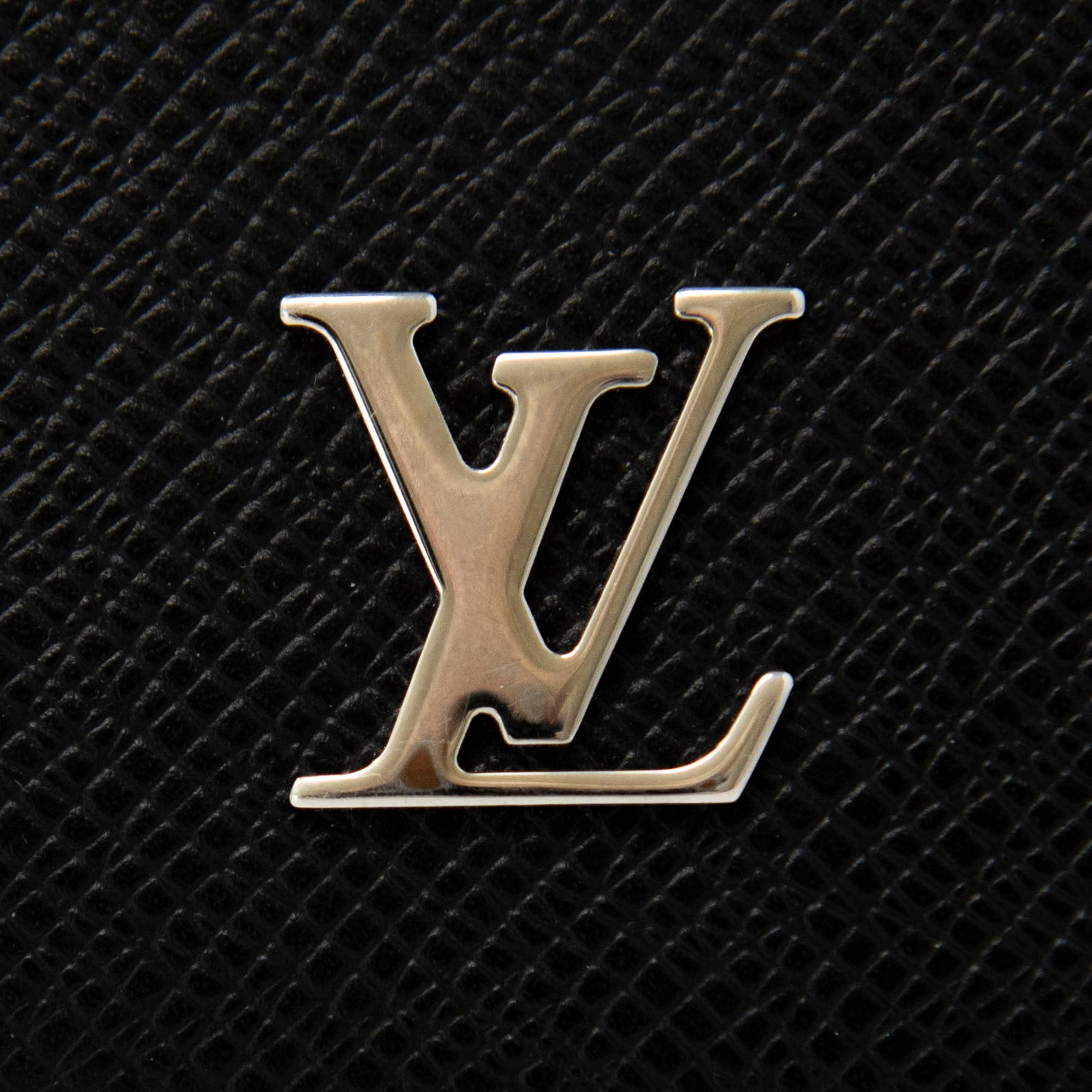 Louis Vuitton Black Taiga Pochette Voyage