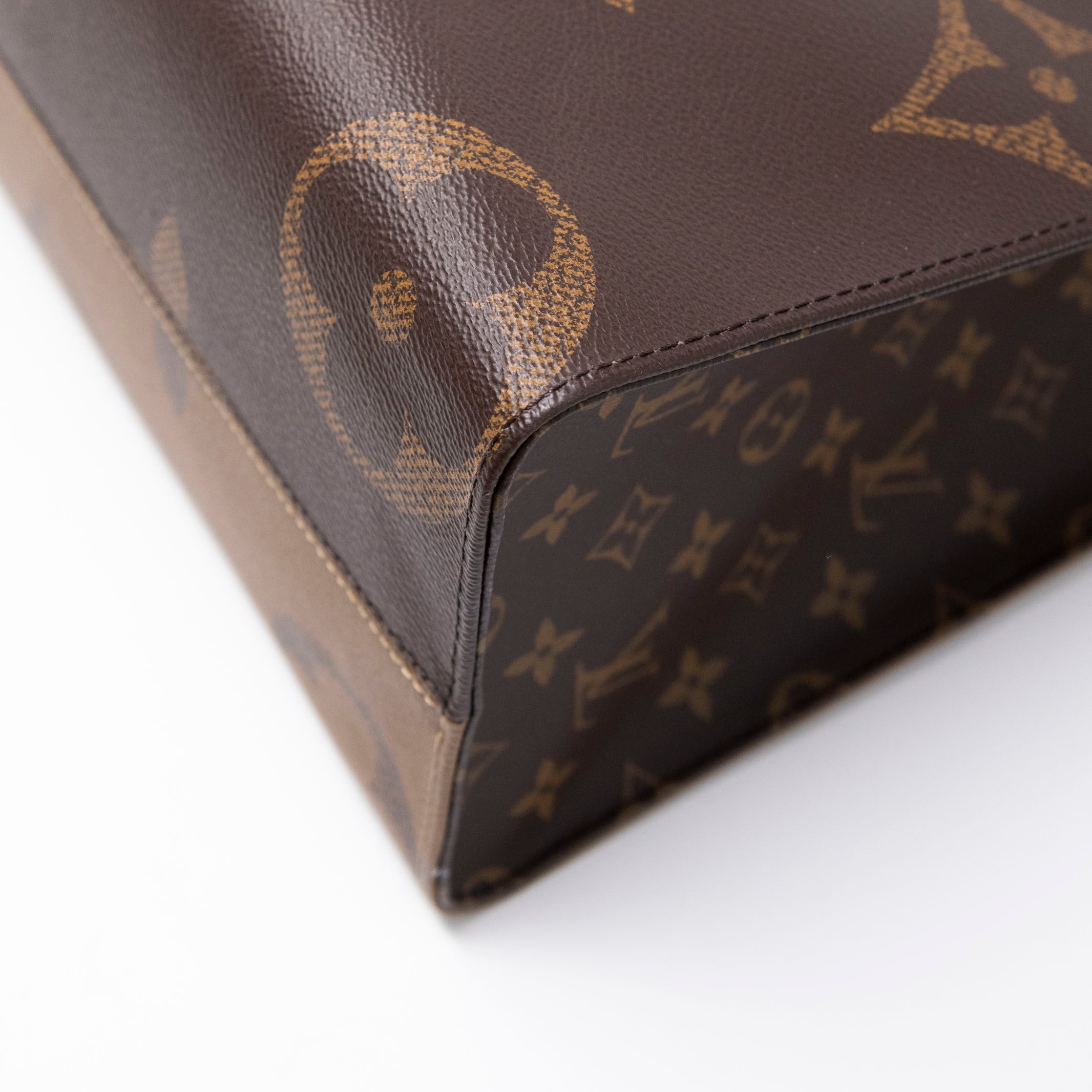 Louis Vuitton Reverse OnTheGo MM