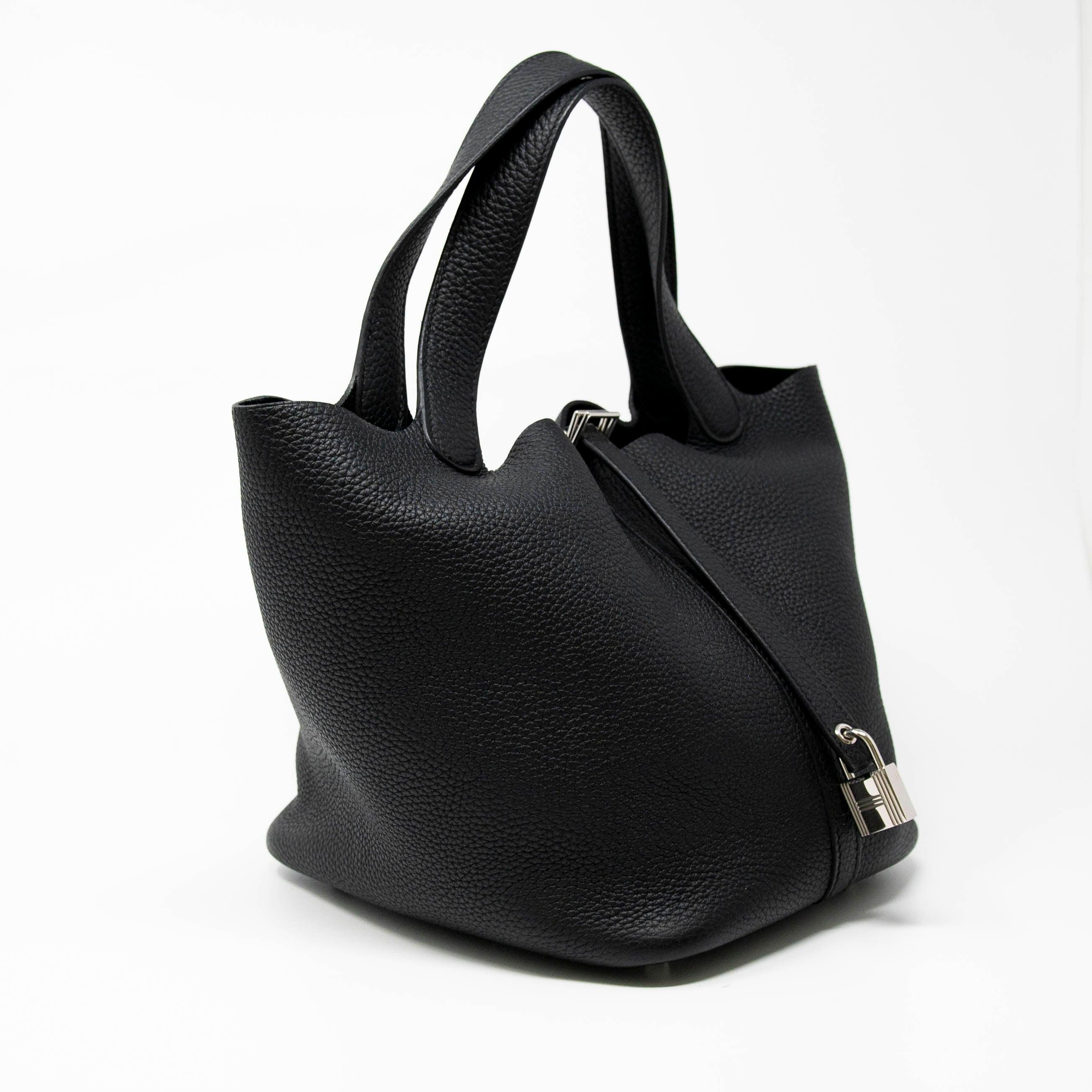 Hermes Noir Clemence Picotin 22